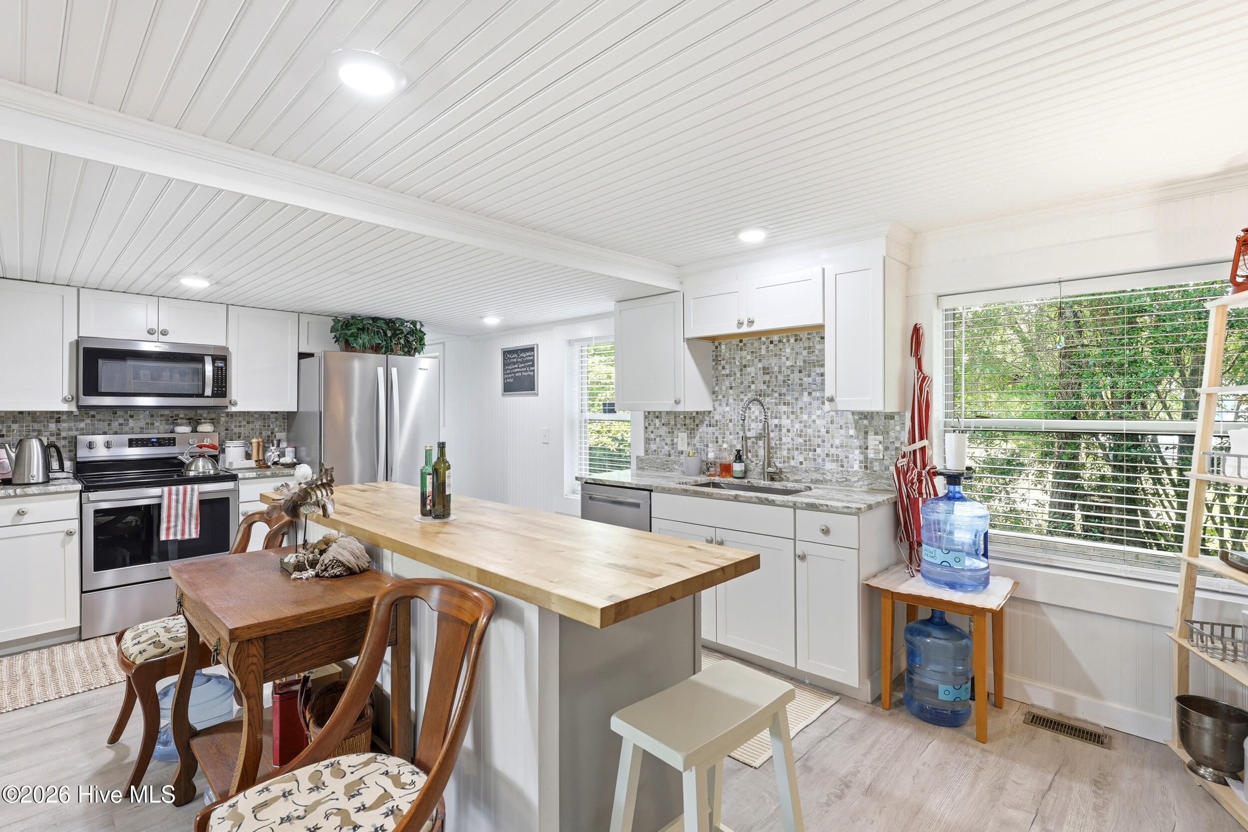 9081 Beach Drive Sw Property Photo 12