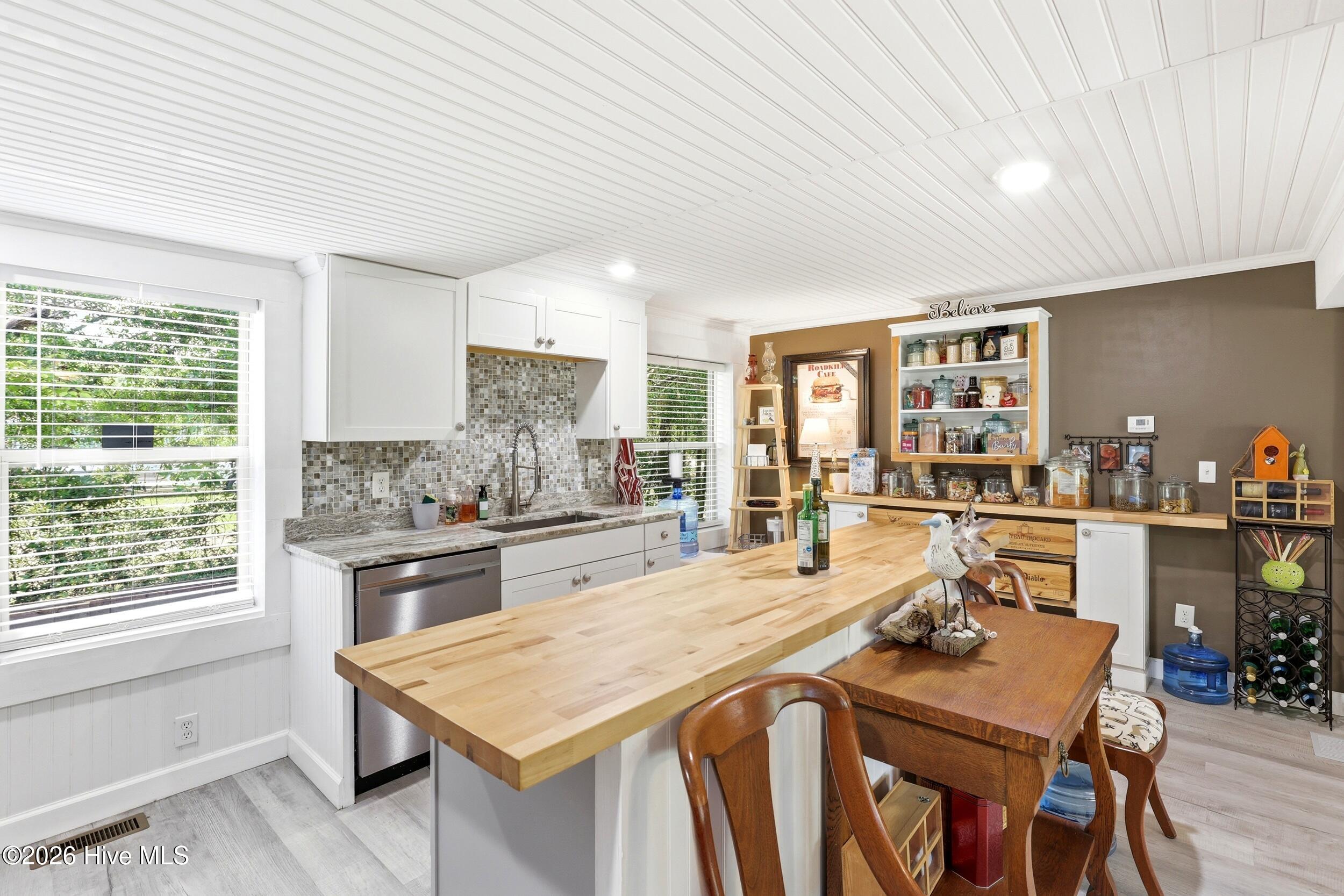 9081 Beach Drive Sw Property Photo 14