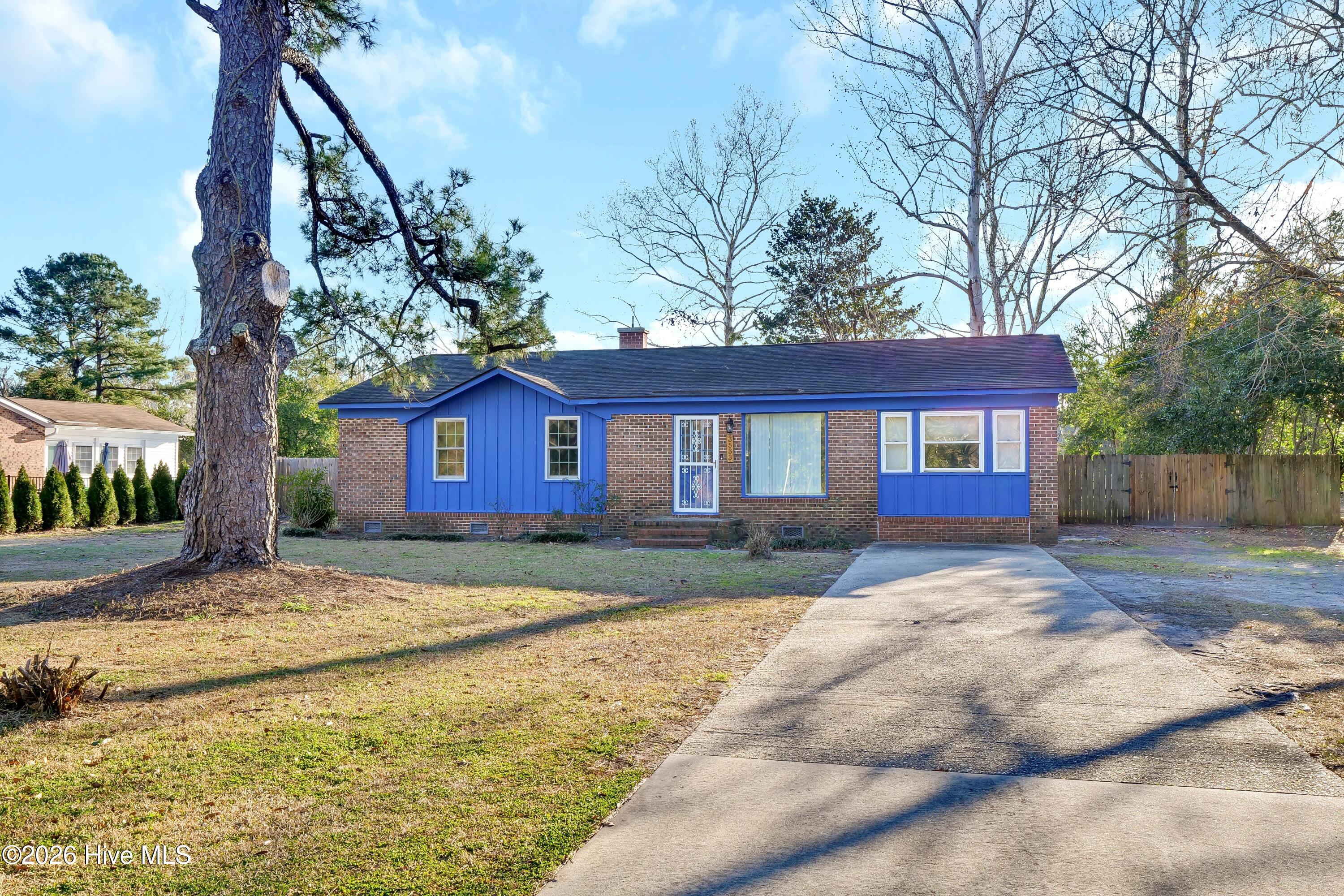 3533 Middle Sound Loop Road Property Photo 1