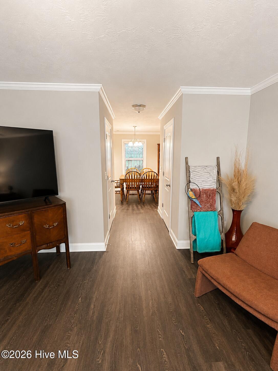 173 Village Run Property Photo 4