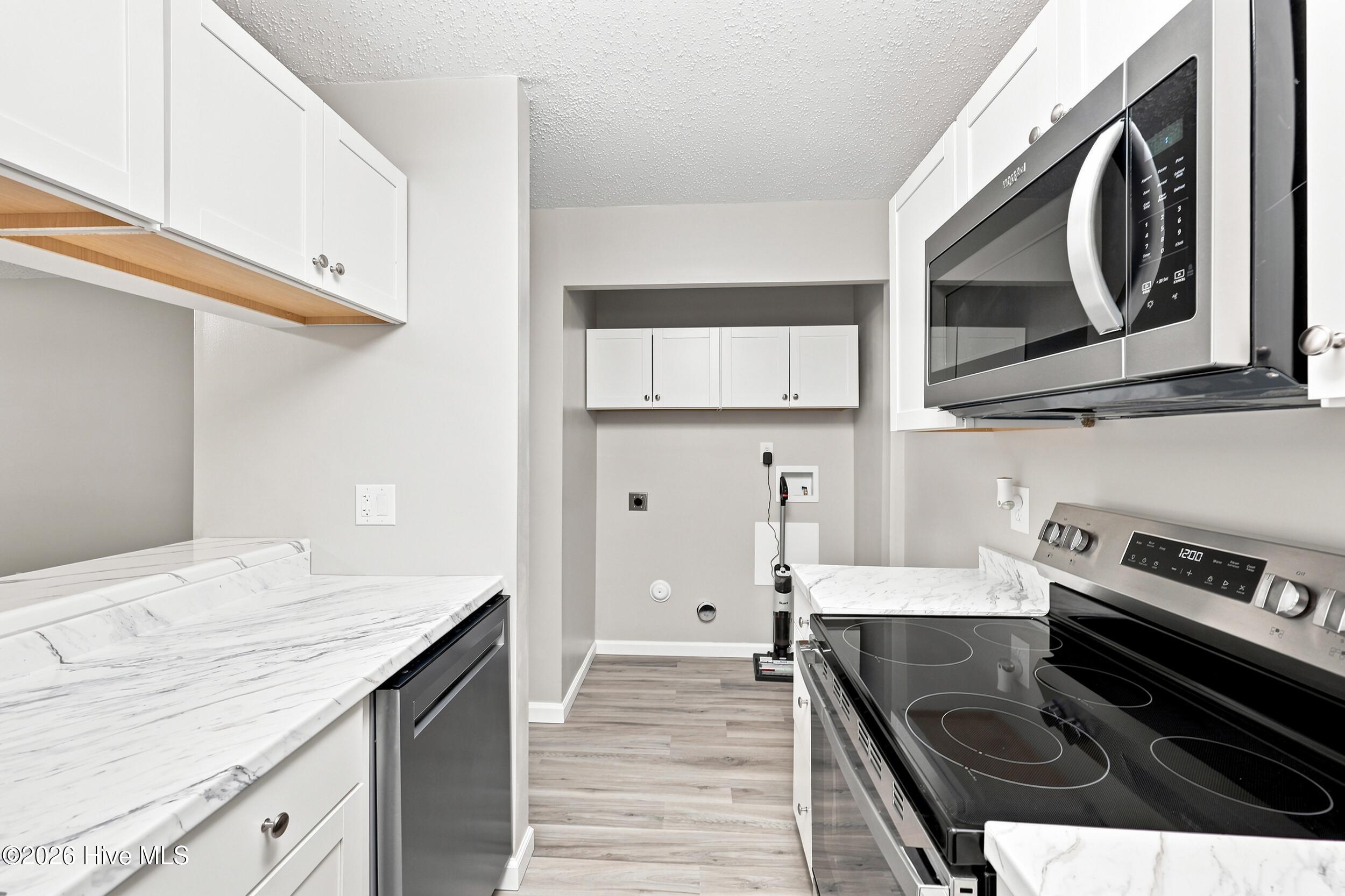 313 Thalia Station Court Property Photo 9