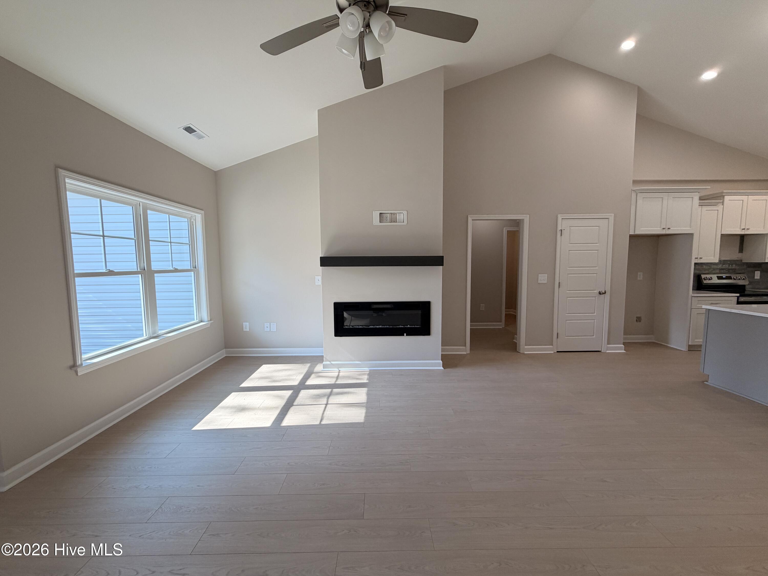 1702 Walnut Run Drive Property Photo 3