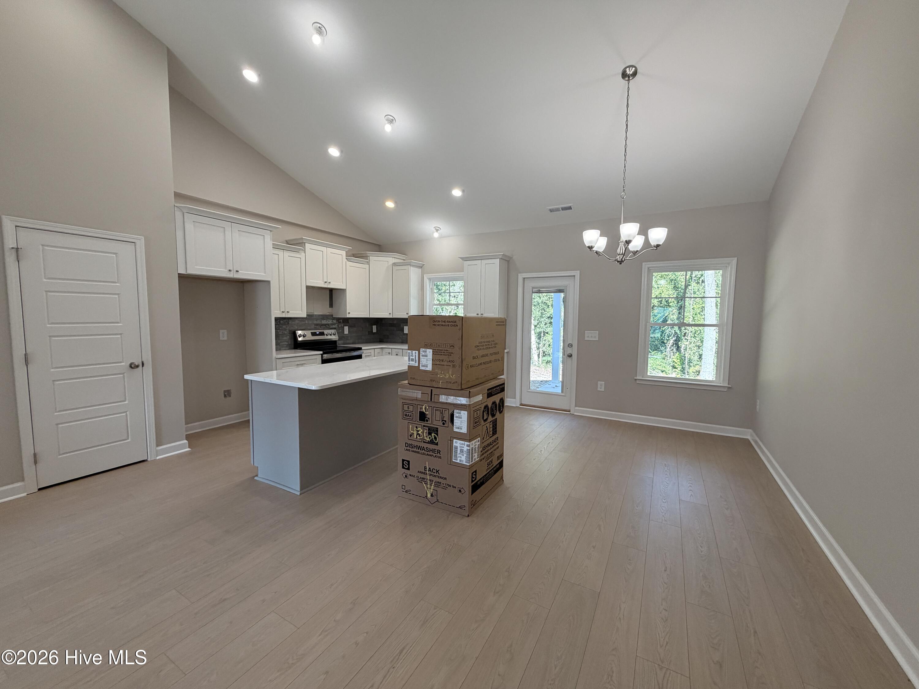 1702 Walnut Run Drive Property Photo 4