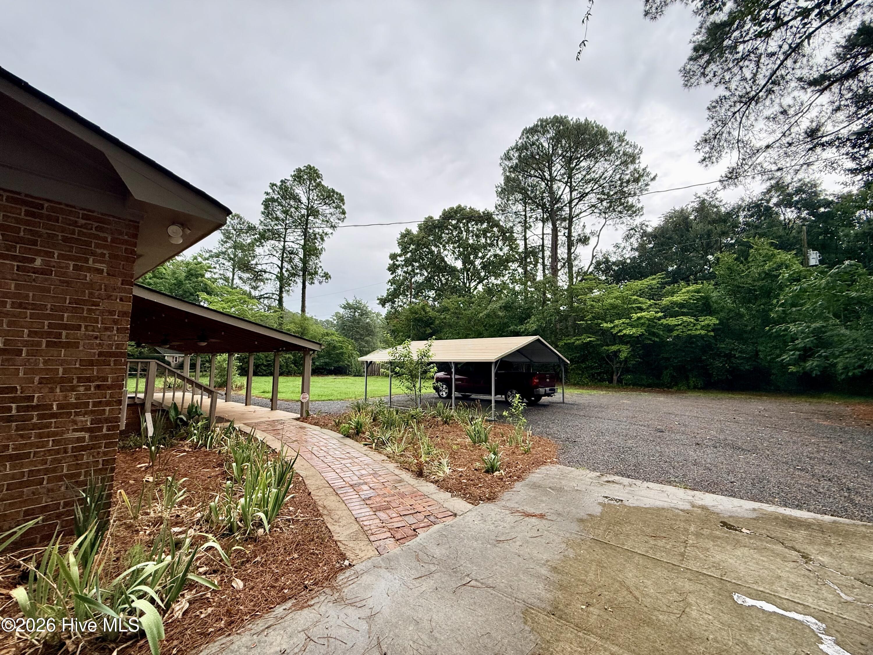 704 Highland Drive Property Photo 2