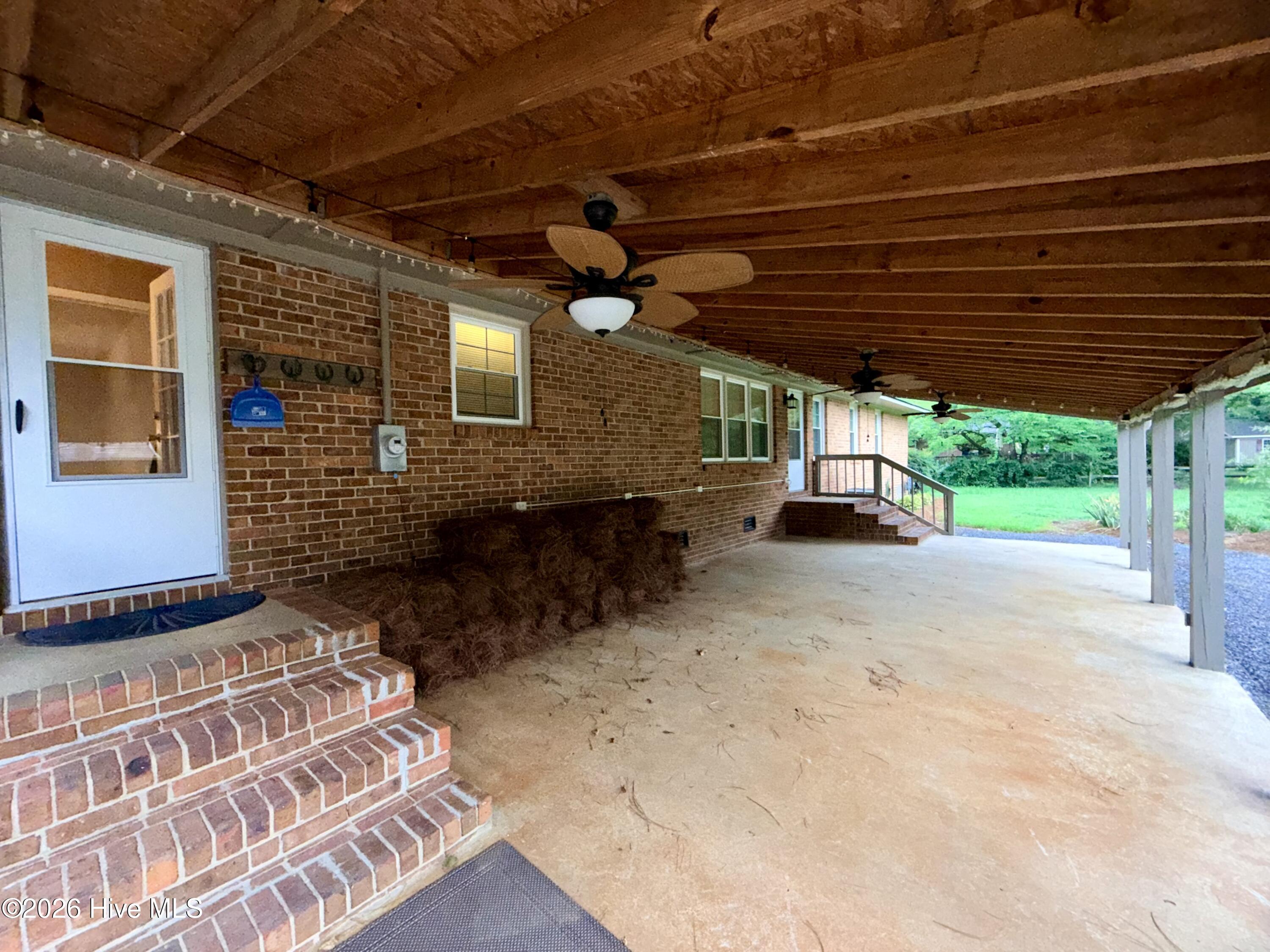 704 Highland Drive Property Photo 4