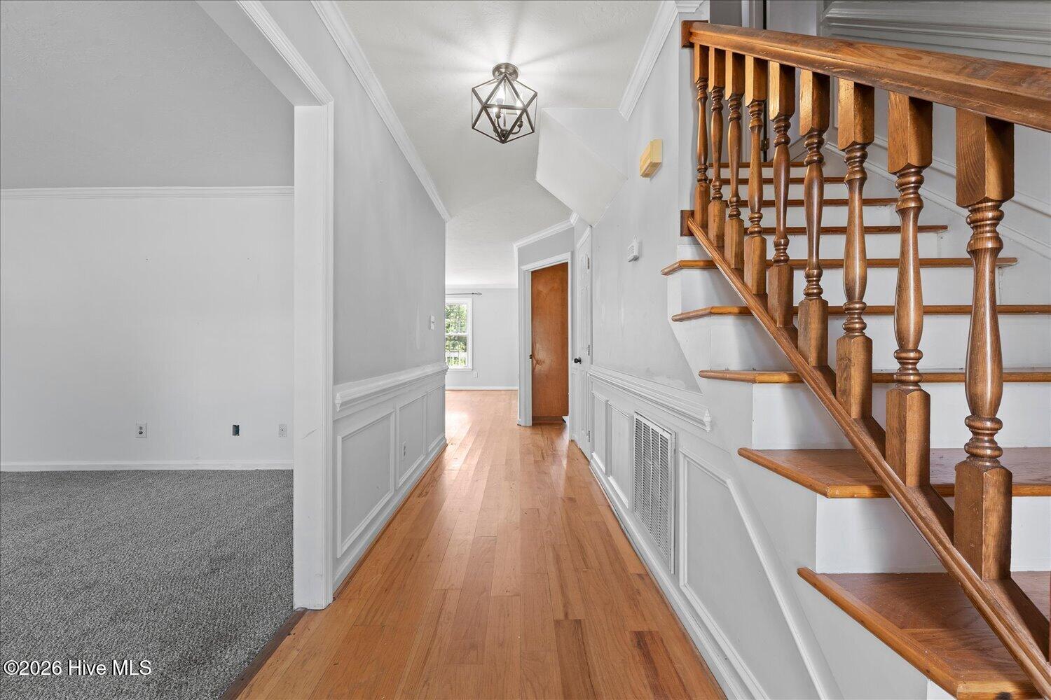 482 Fairfield Way Property Photo 3