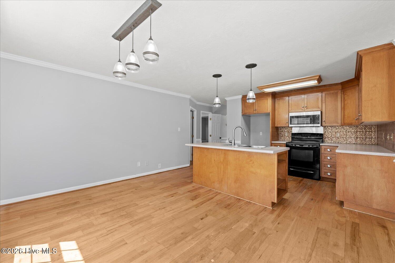 482 Fairfield Way Property Photo 8