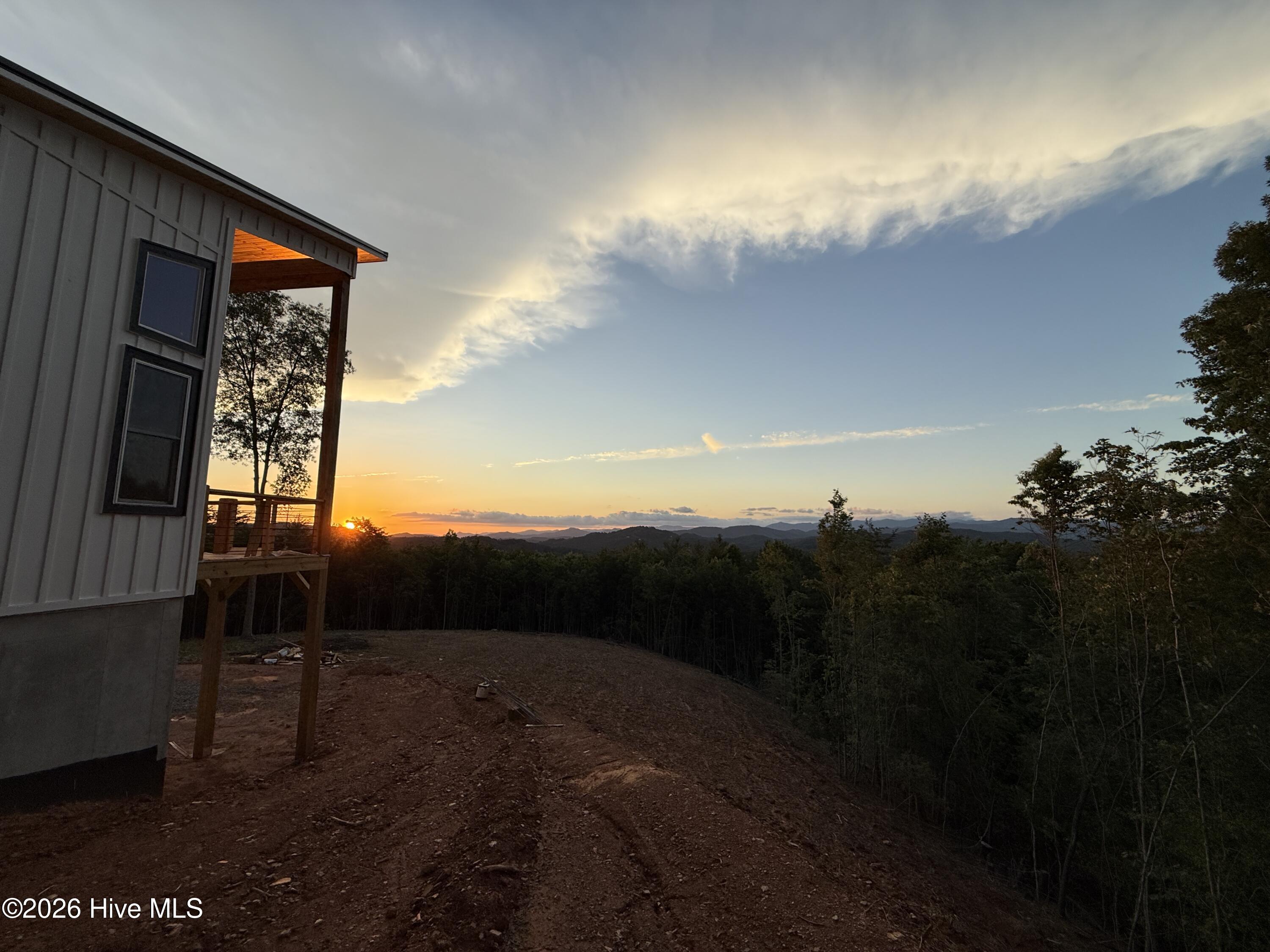 1280 Poor House Mountain Trail Property Photo 3