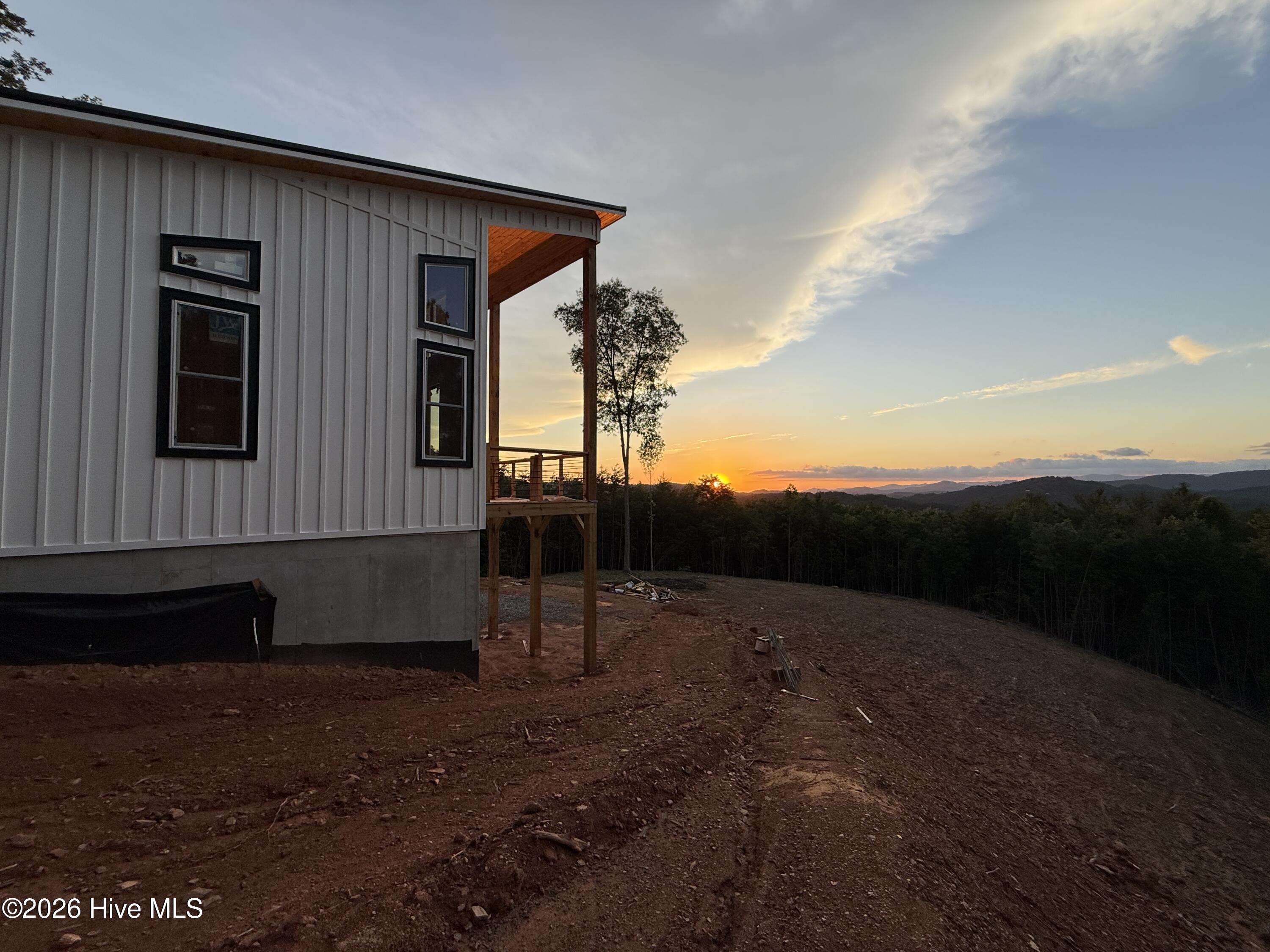 1280 Poor House Mountain Trail Property Photo 4