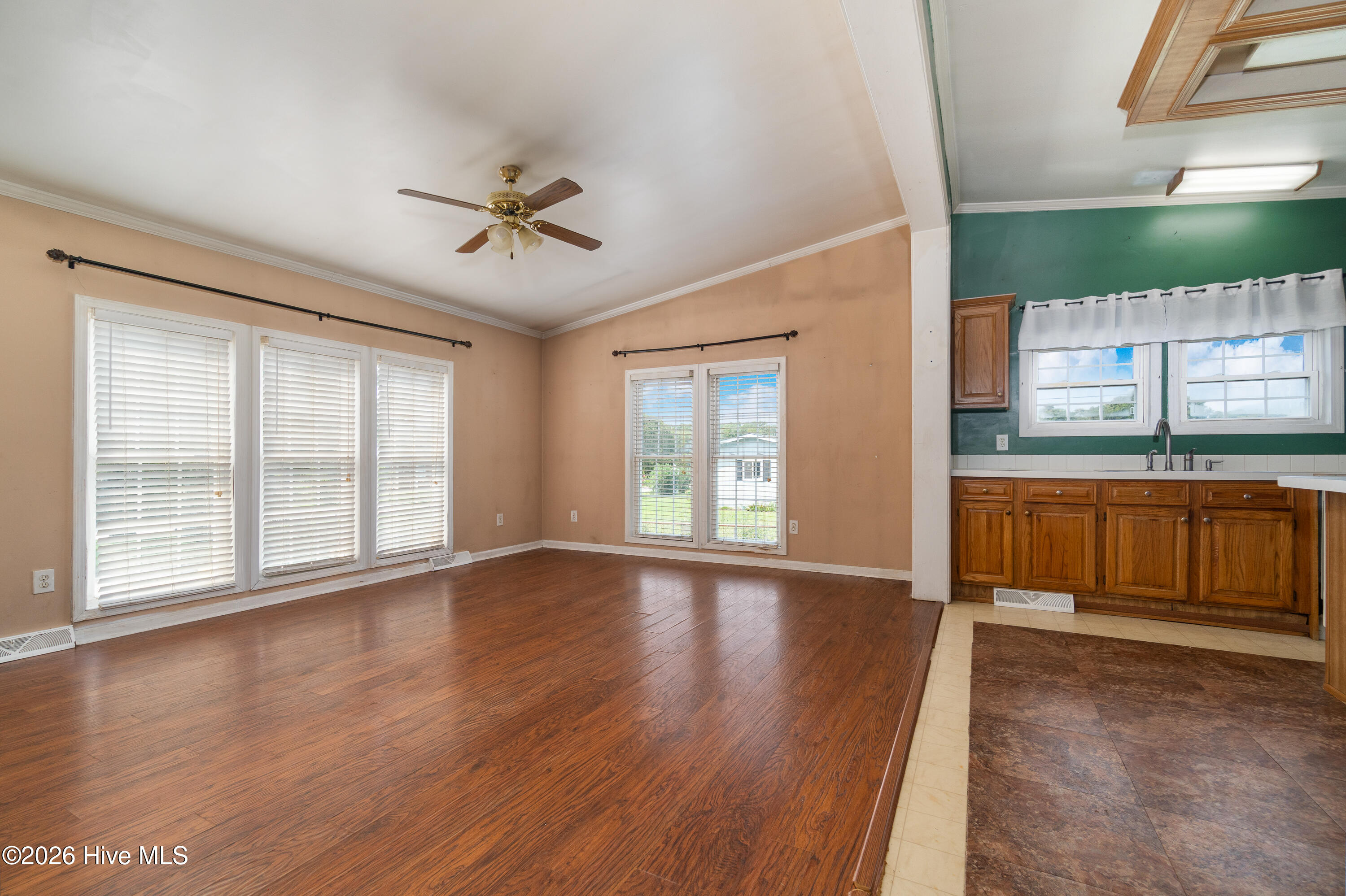 119 Dixon Drive Property Photo 9