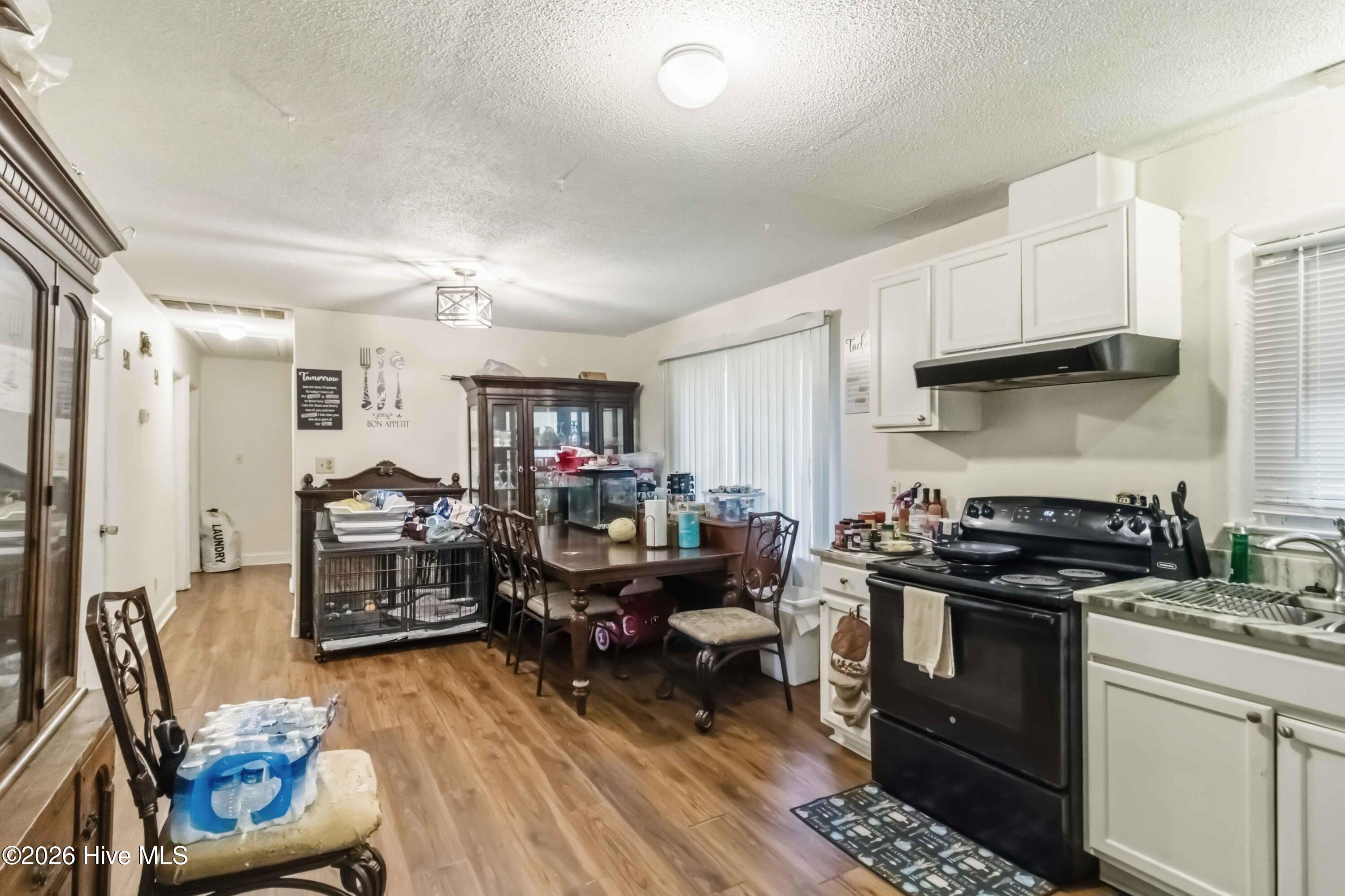 4910 White Oak Loop Property Photo 9
