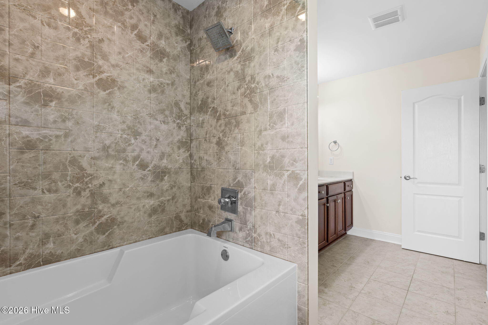 8064 W Highcroft Drive Ne Property Photo 37