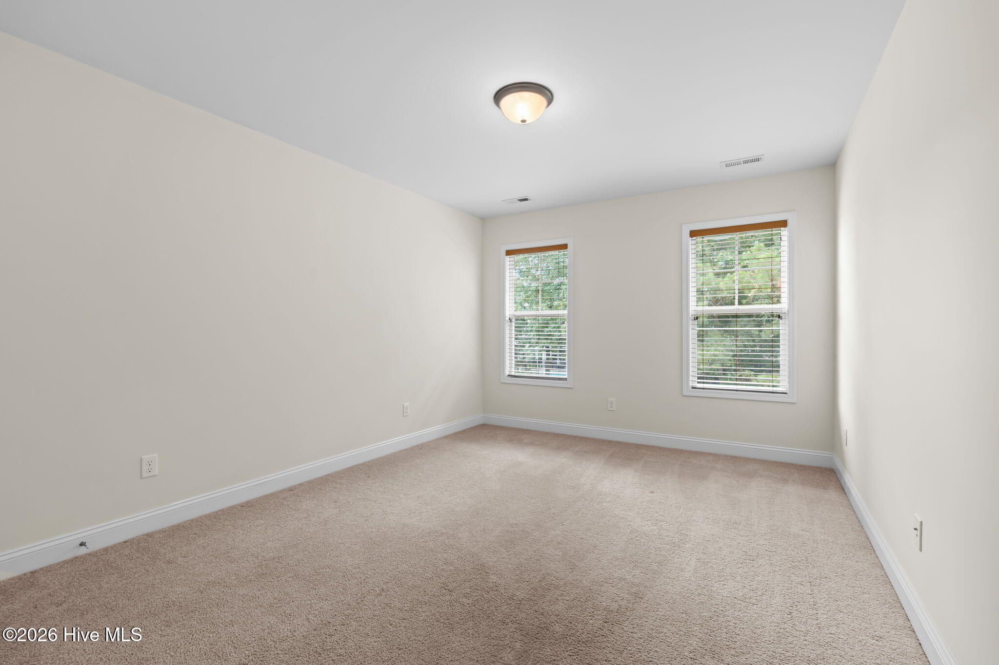 8064 W Highcroft Drive Ne Property Photo 39
