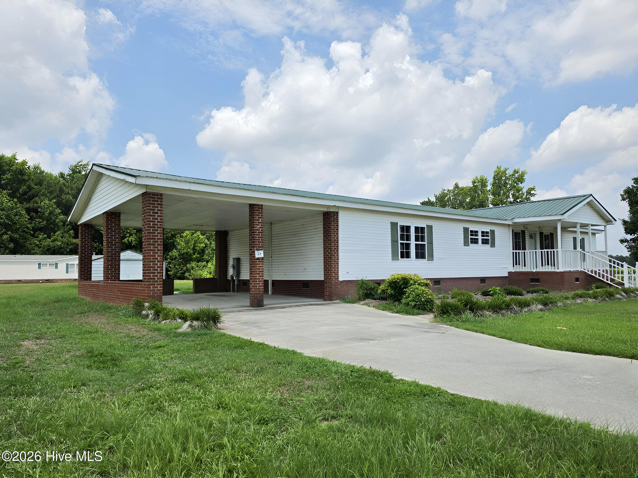 38 Banks Road Property Photo 2