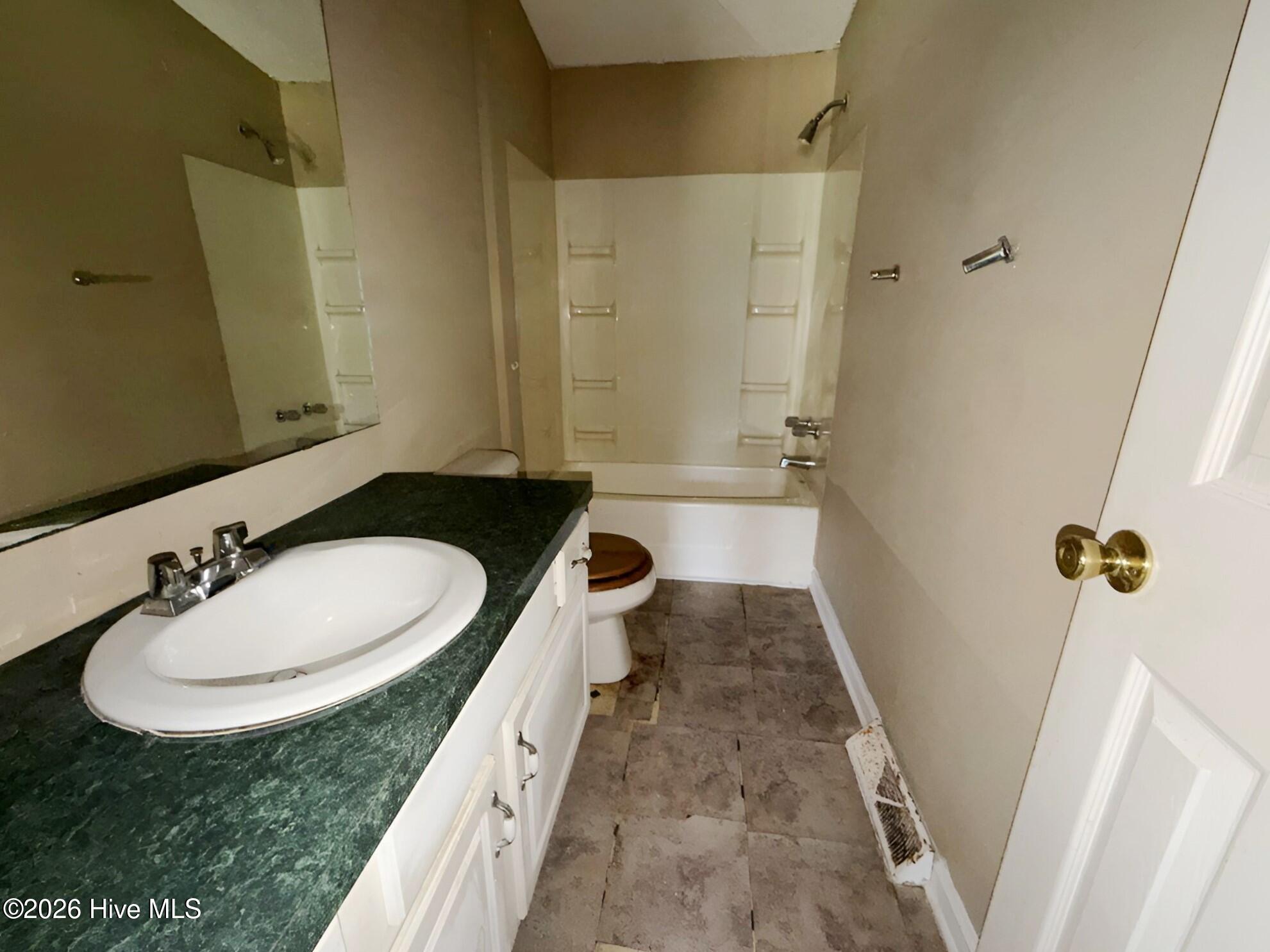 38 Banks Road Property Photo 17