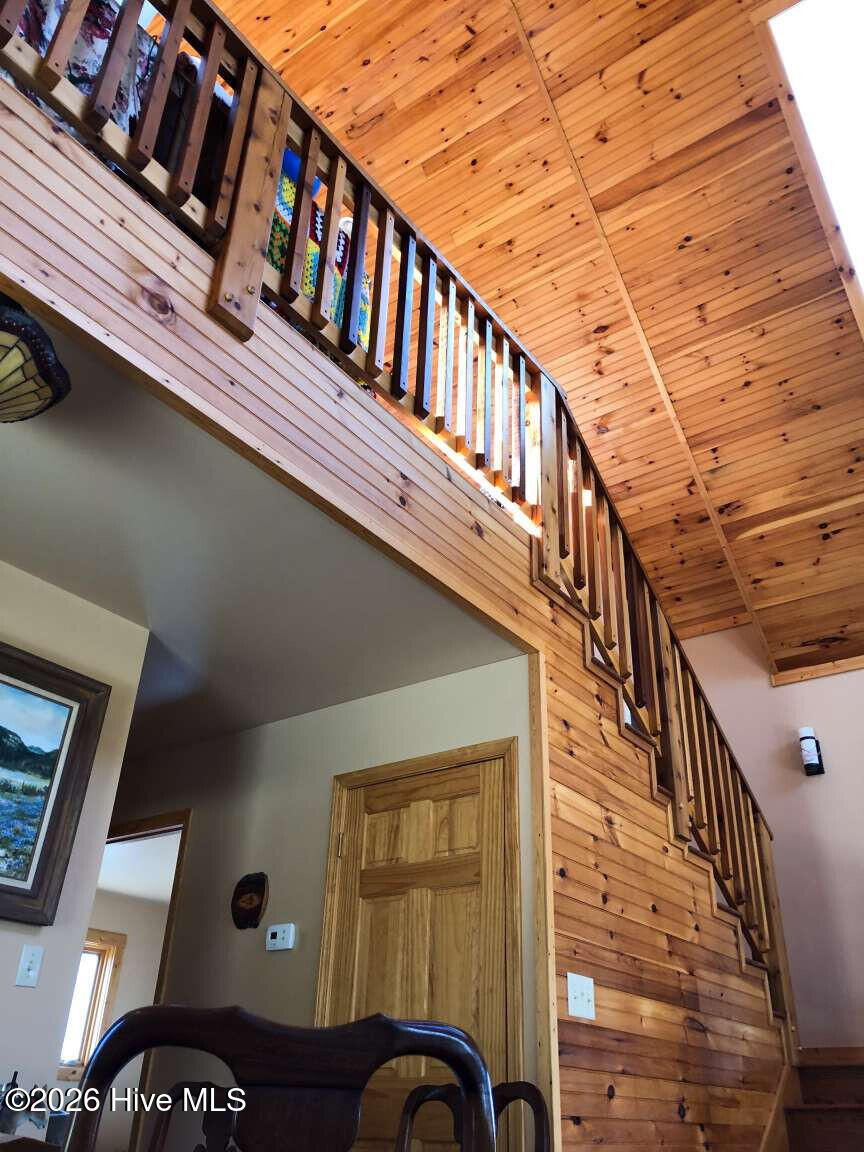 1491 Snowbird Road Property Photo 4
