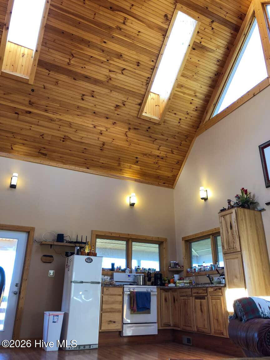1491 Snowbird Road Property Photo 8