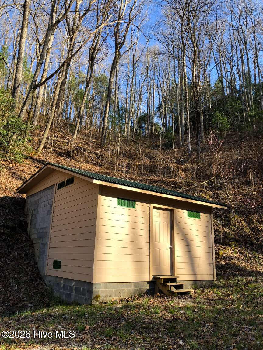1491 Snowbird Road Property Photo 11