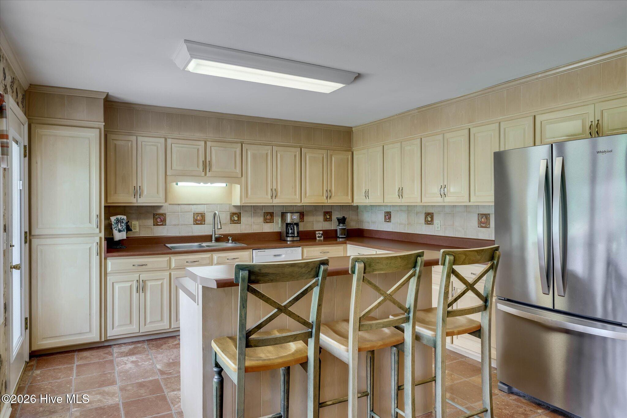 113 Midland Drive Property Photo 4