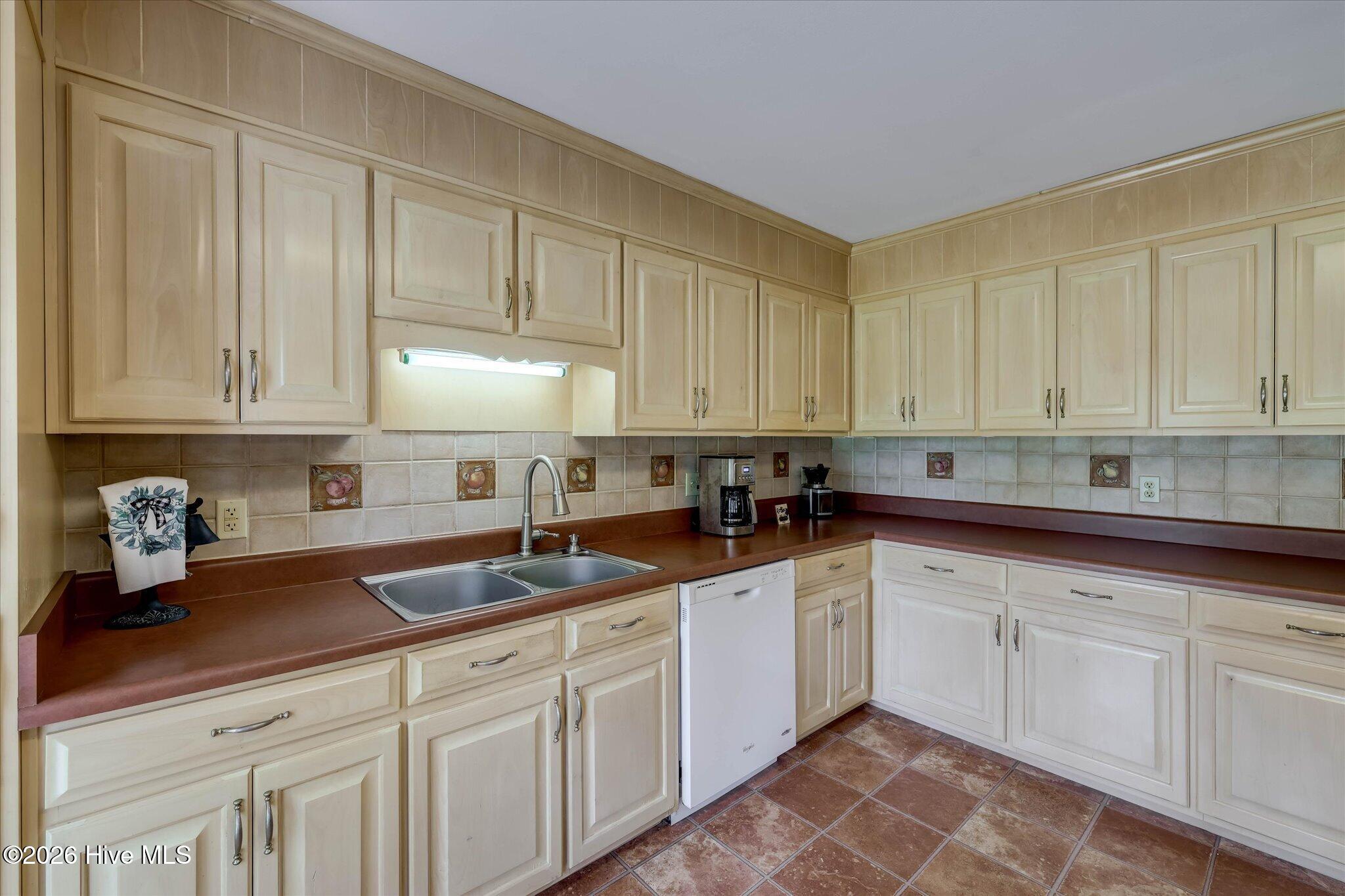 113 Midland Drive Property Photo 14