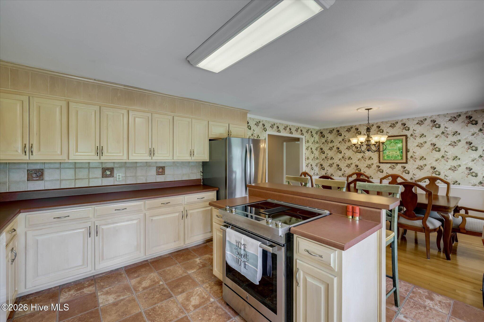 113 Midland Drive Property Photo 16