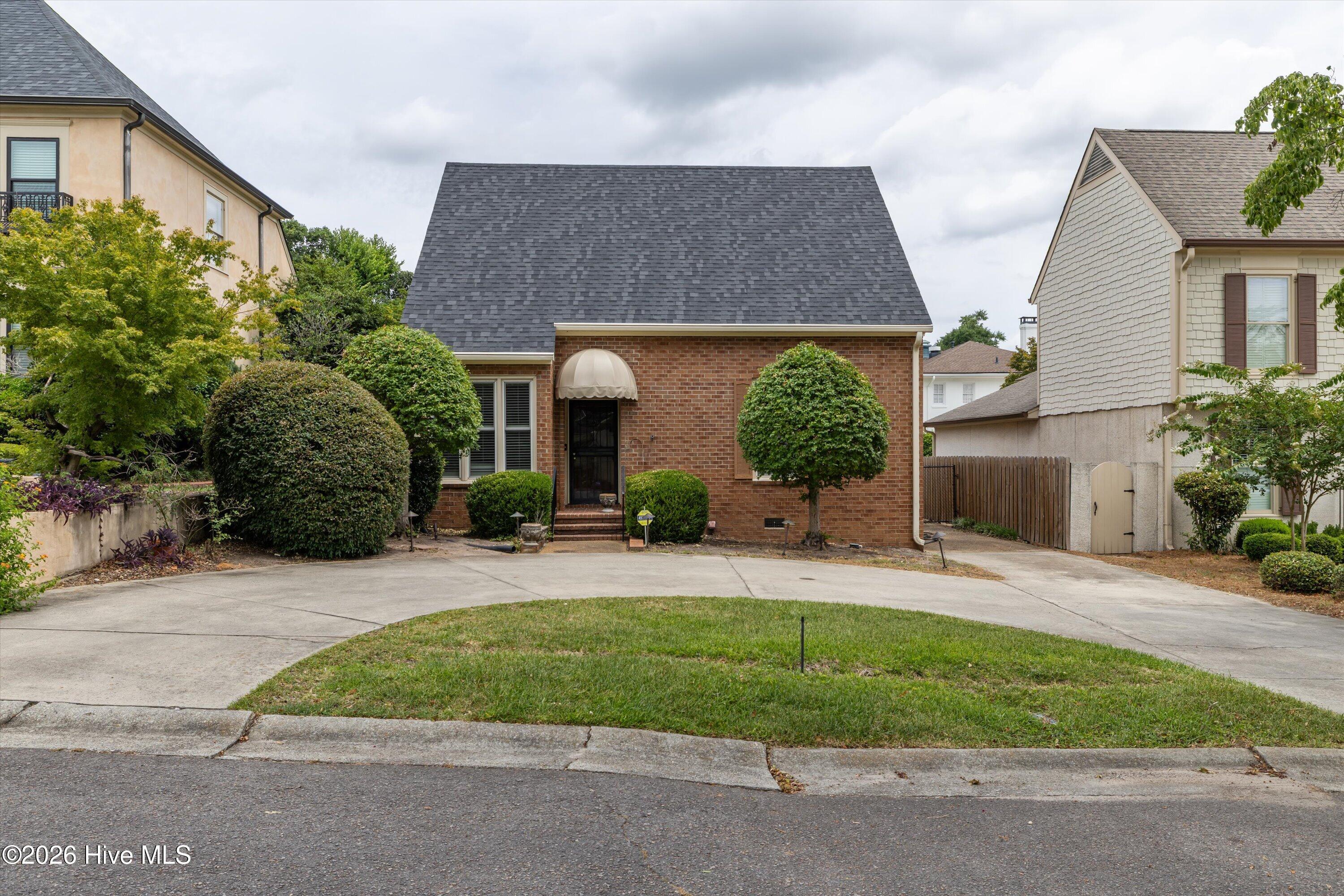 2129 Ansley Place W Property Photo 1