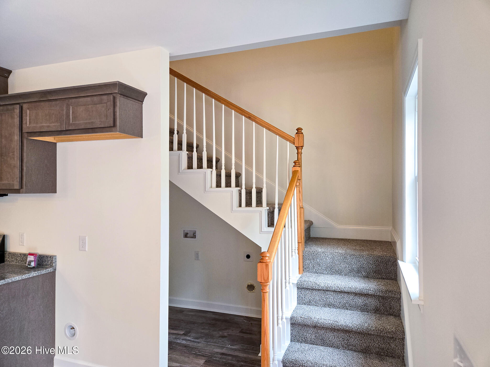 308 Pearson Street N Property Photo 8