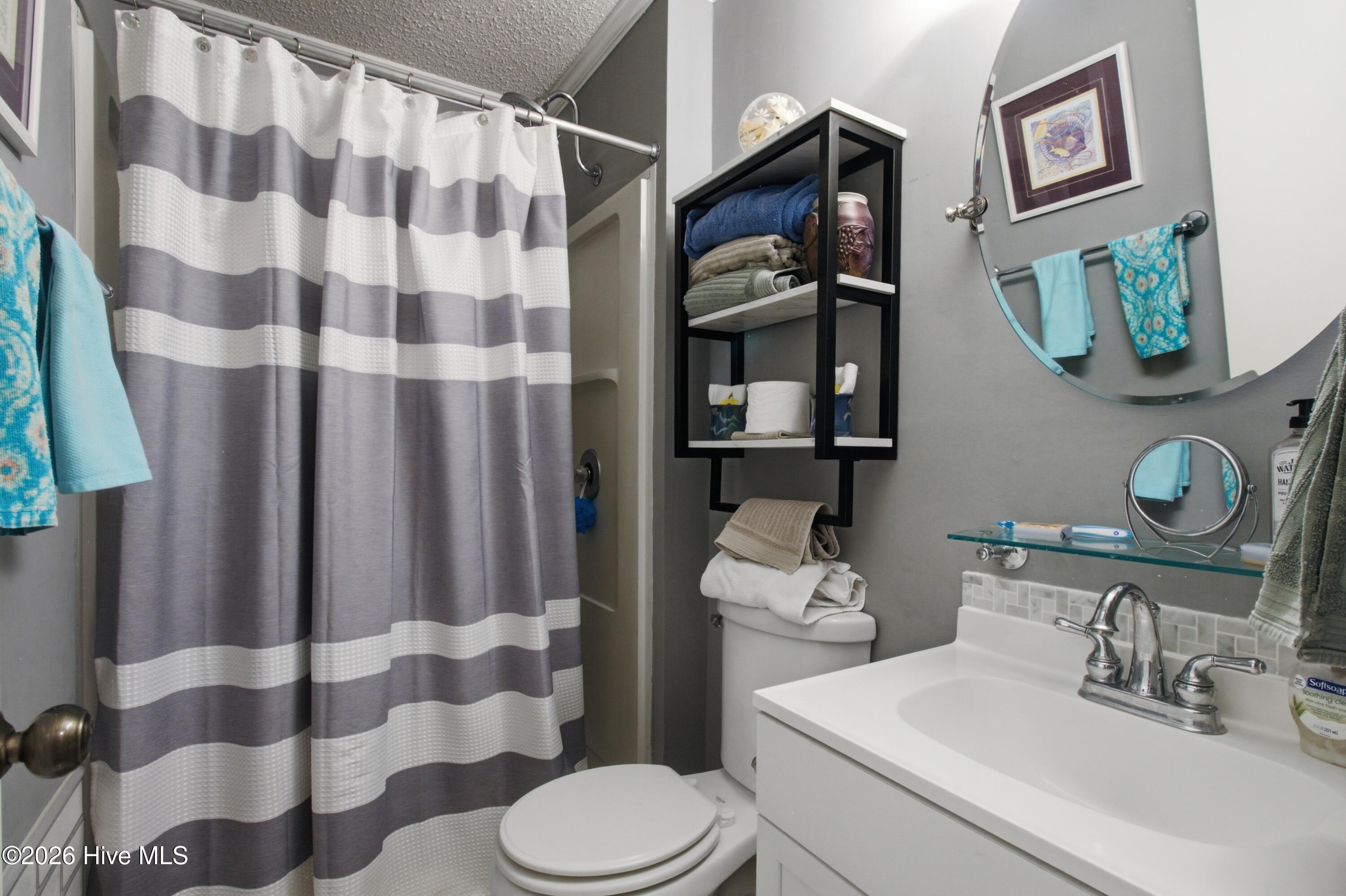 89 Country Club Drive Apt H4 Property Photo 7