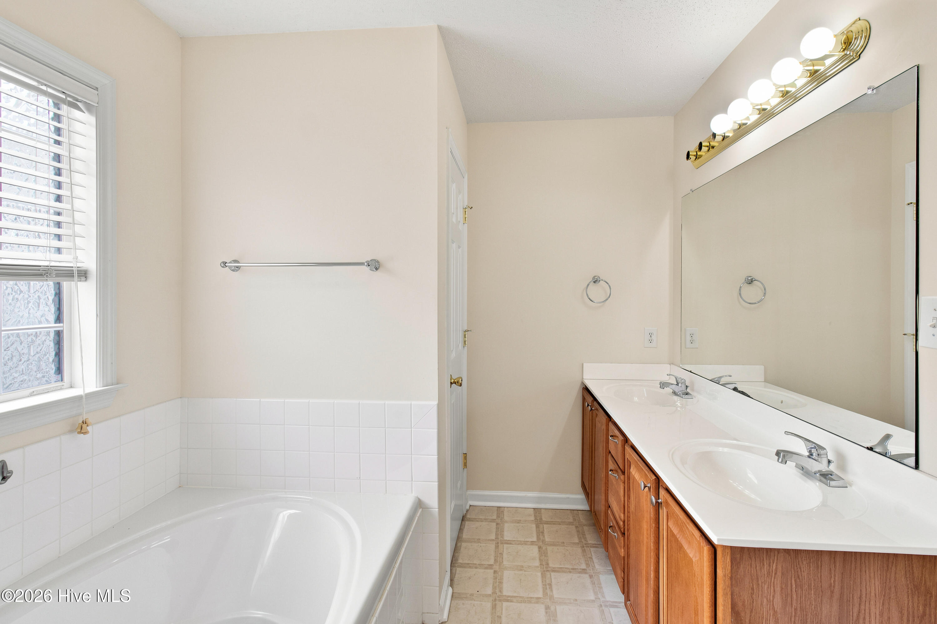 102 Winfall Court Property Photo 26