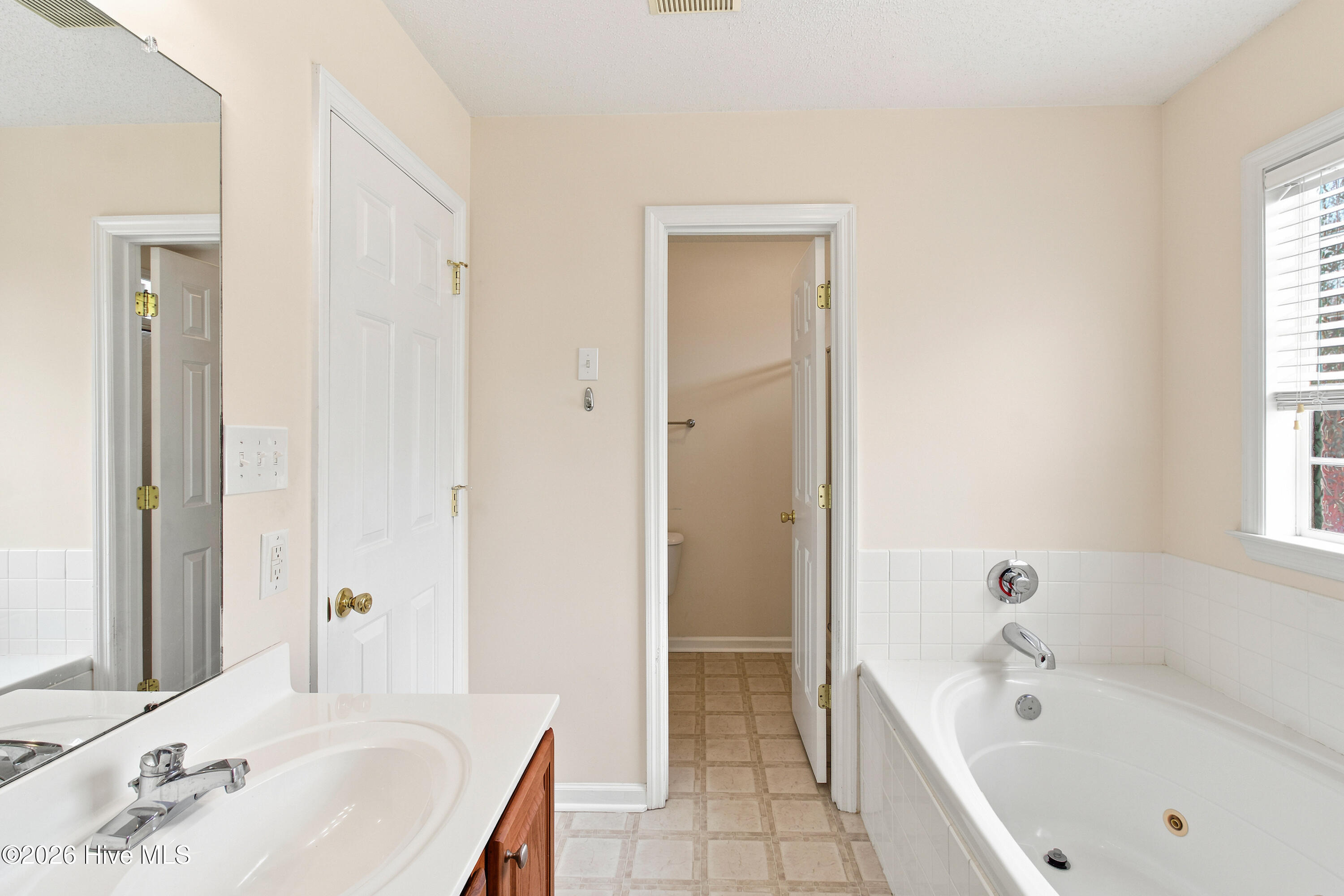 102 Winfall Court Property Photo 27