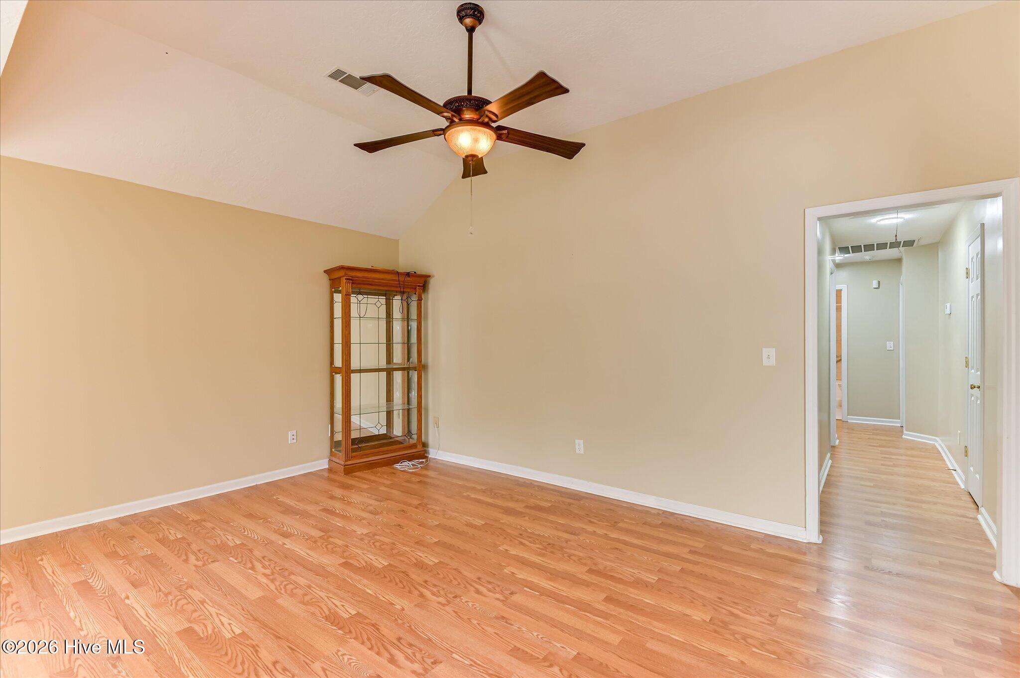 124 Oakland Drive Property Photo 7