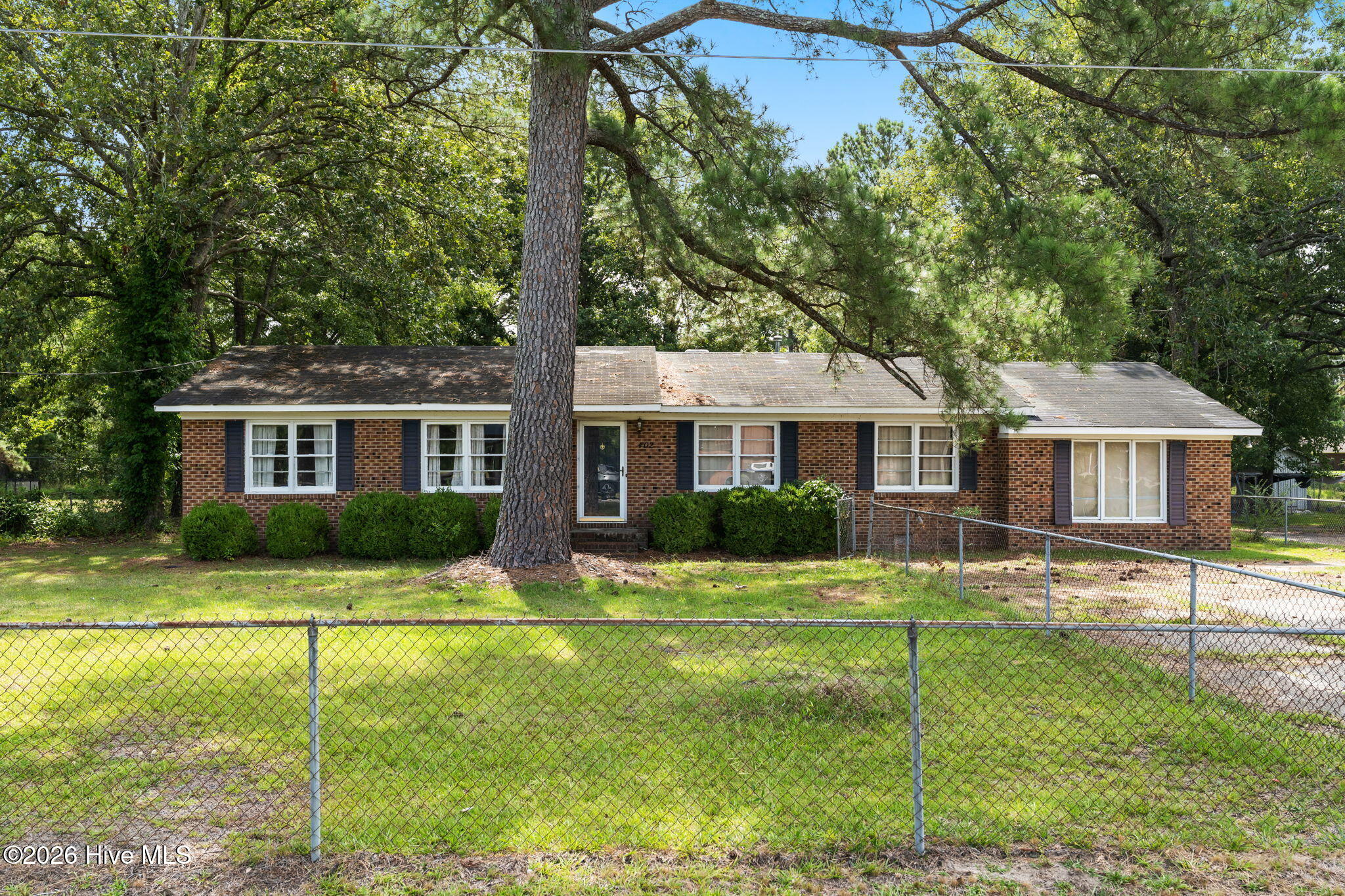 402 5th Street Property Photo 1