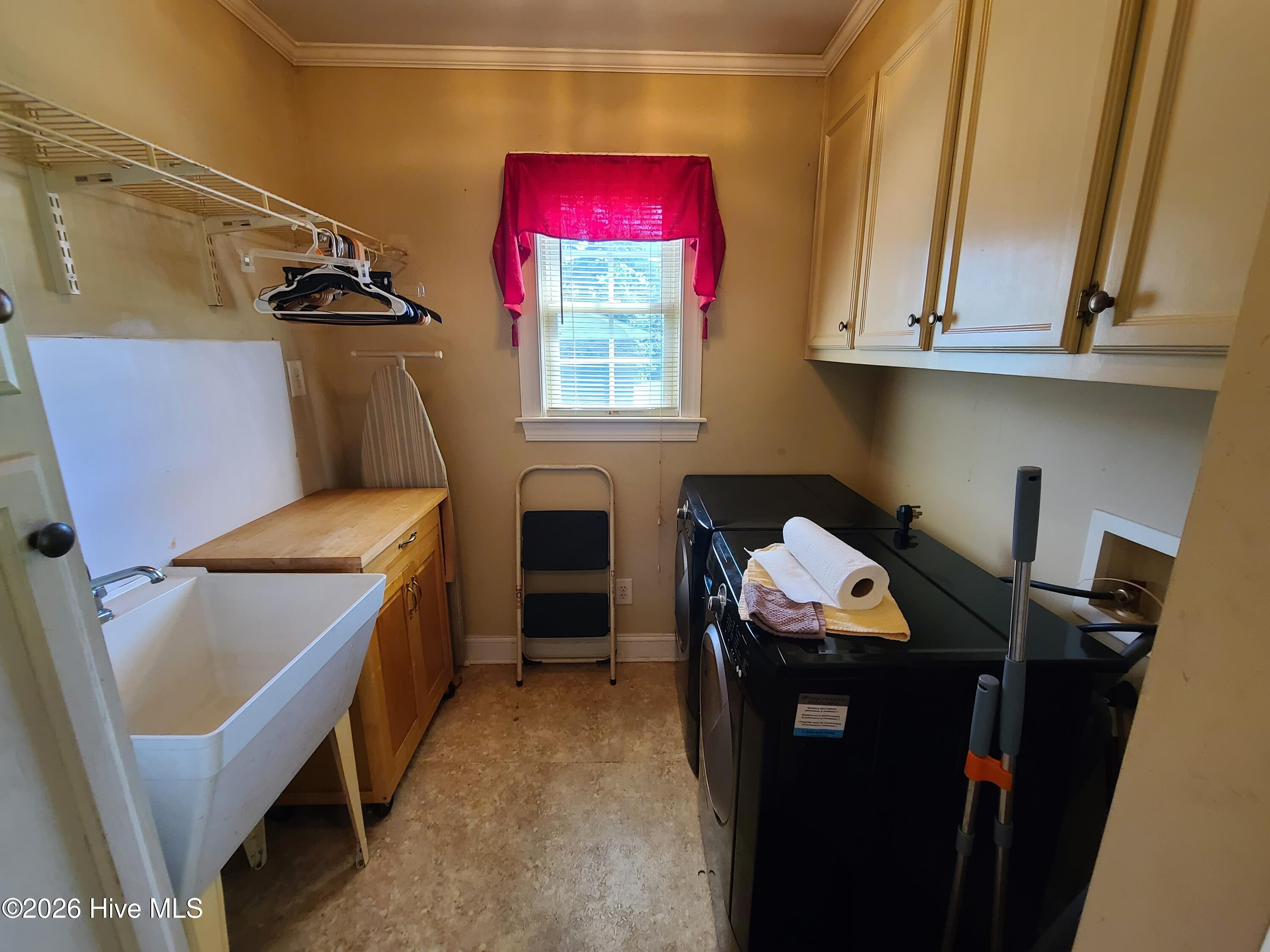 569 Central Avenue Property Photo 16