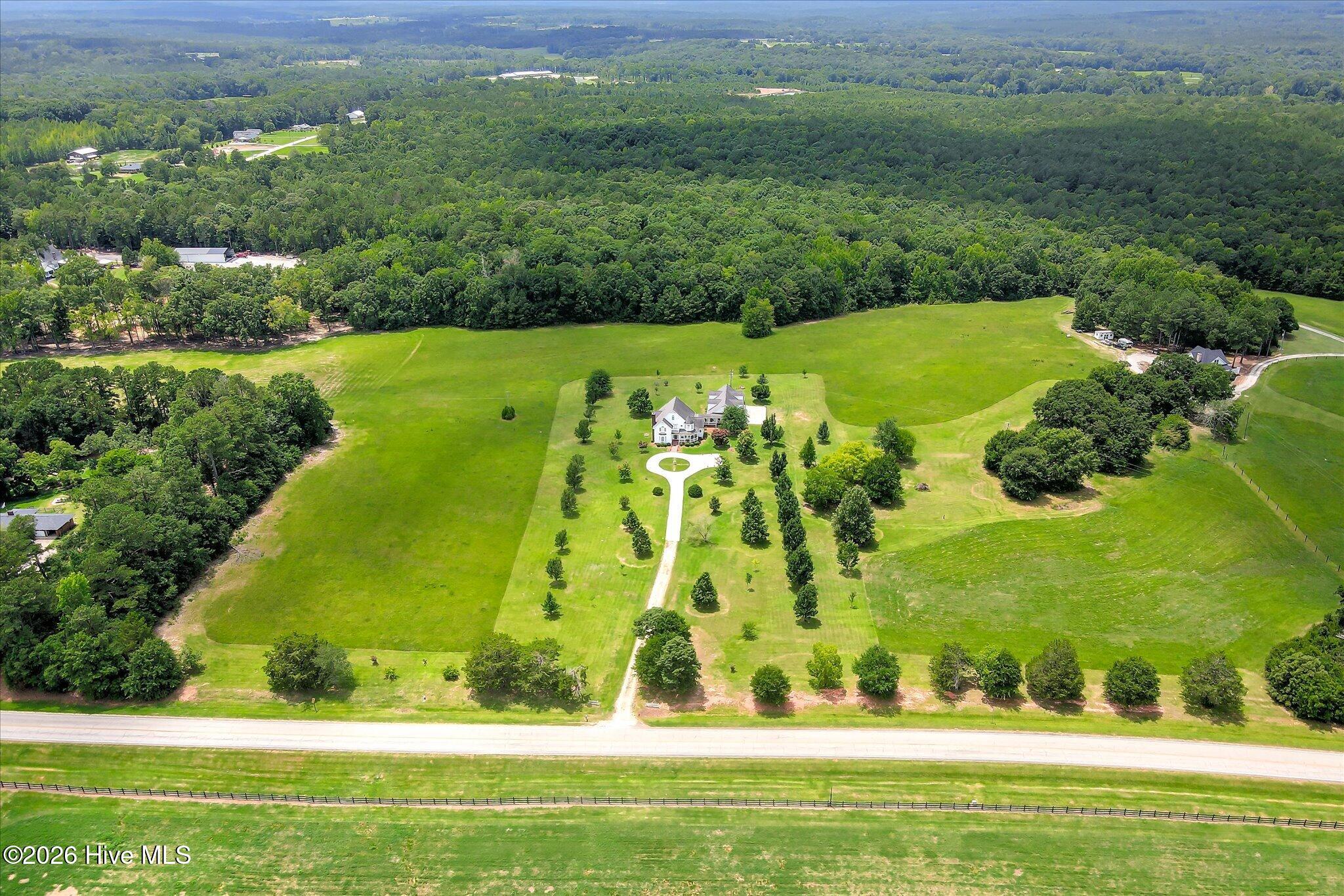 1229 Elberton Highway Property Photo 8