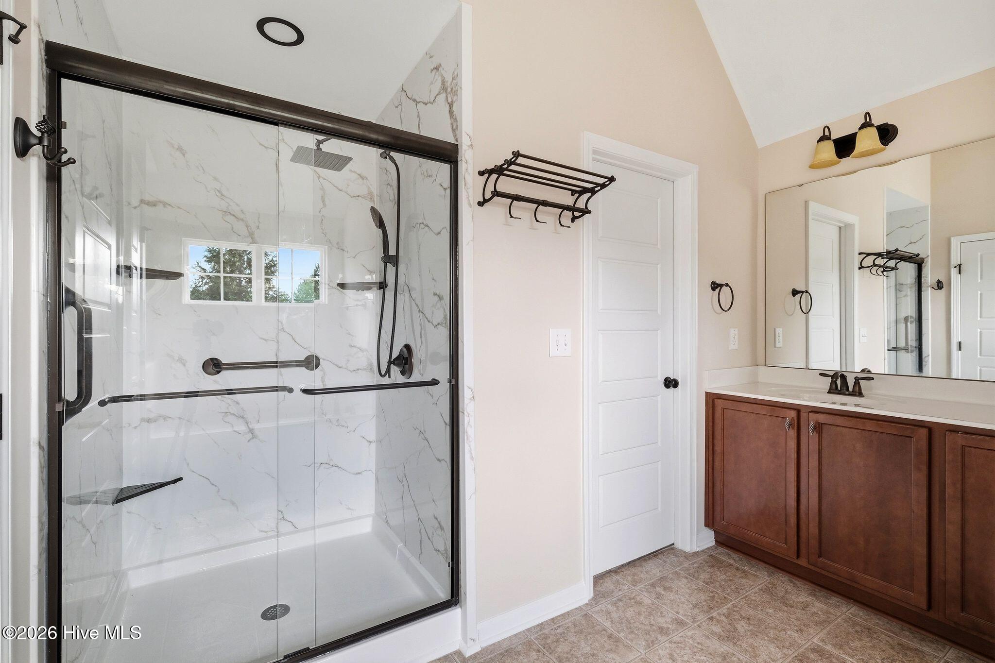 910 Highgrove Drive Property Photo 33