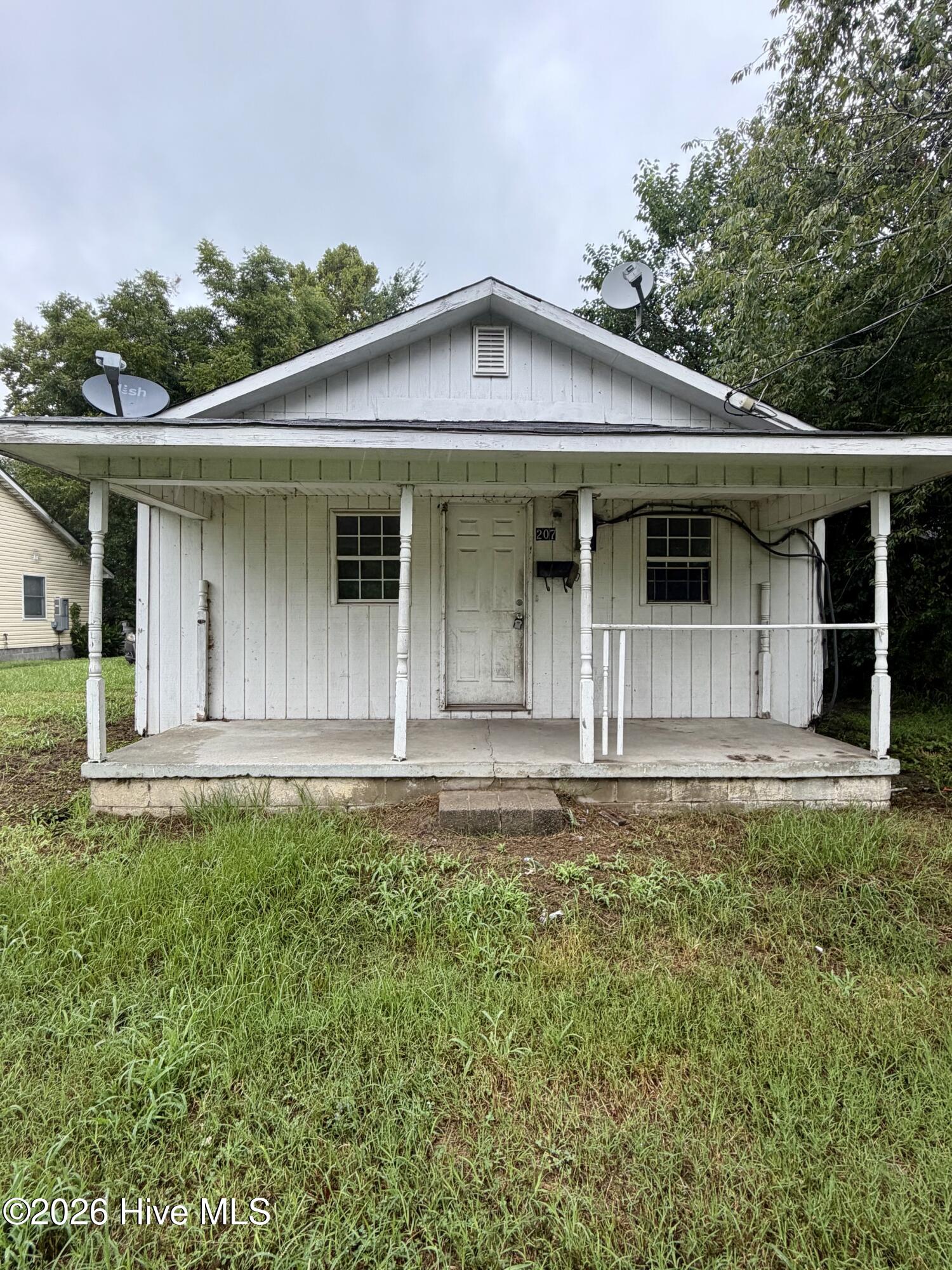207 E Peterson Street Property Photo 1