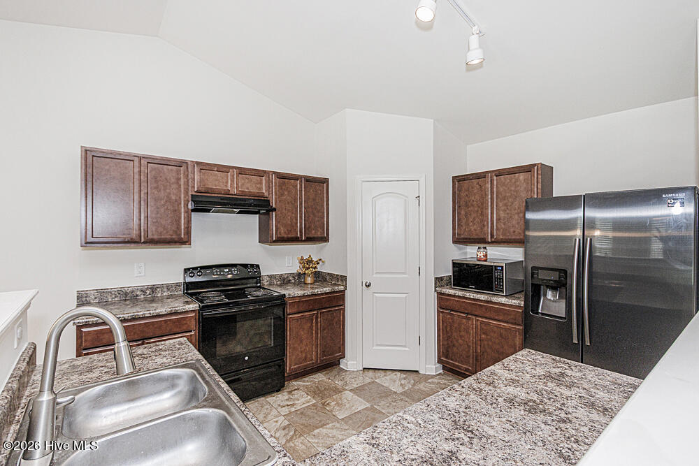 1136 Mulberry Road Property Photo 8