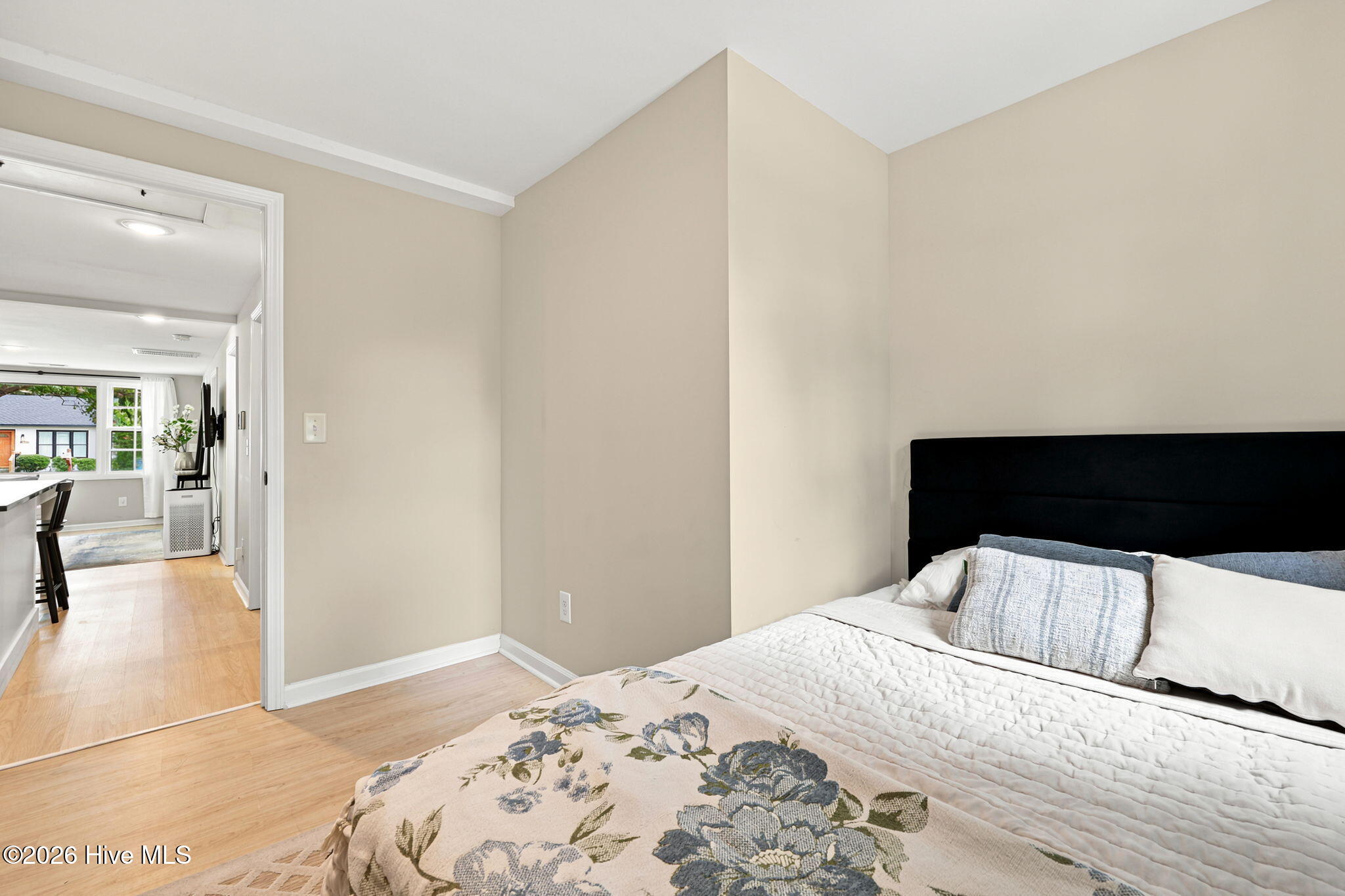 519 E End Avenue Property Photo 18