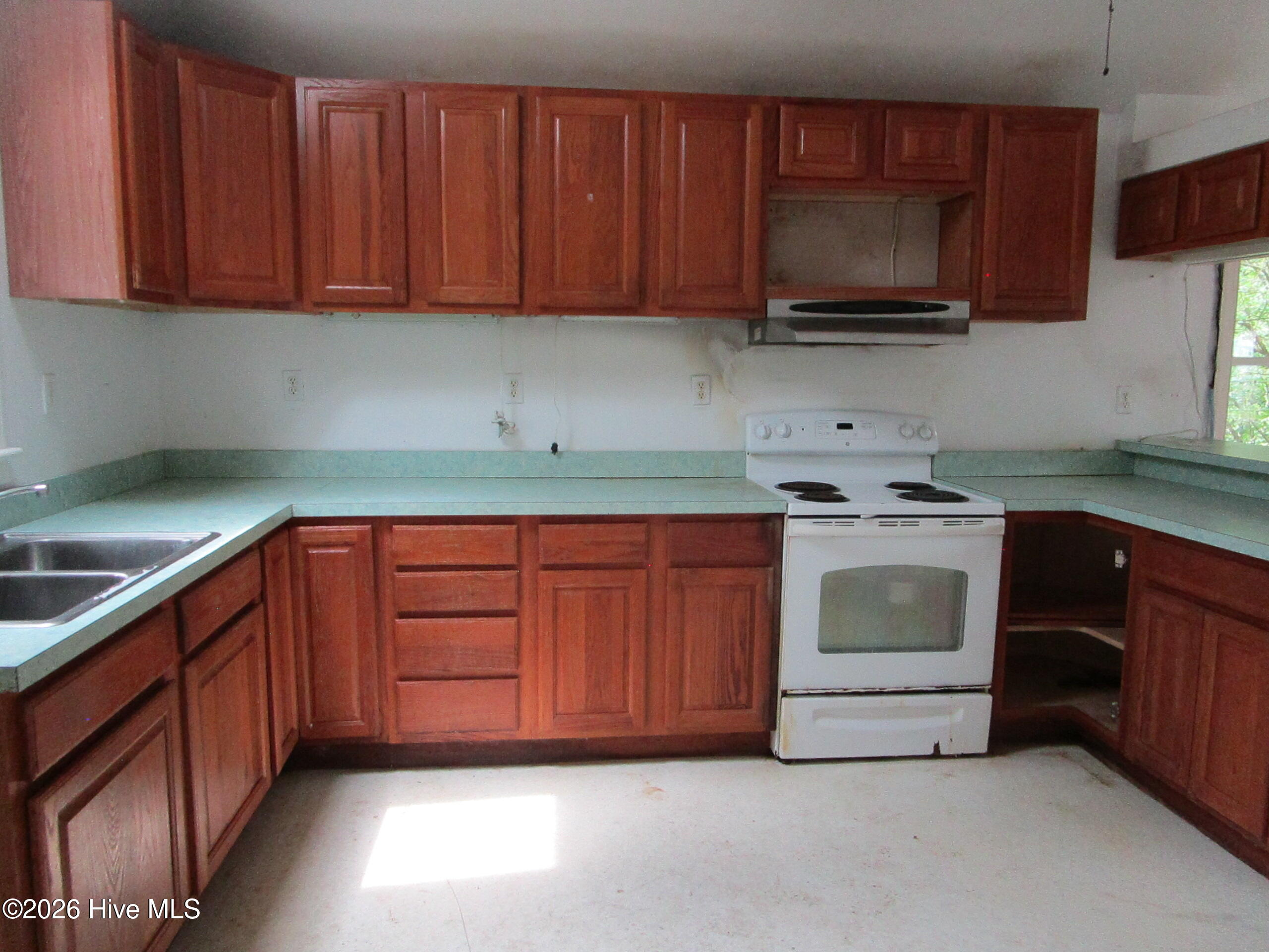 330 Narrow Shore Road Property Photo 39