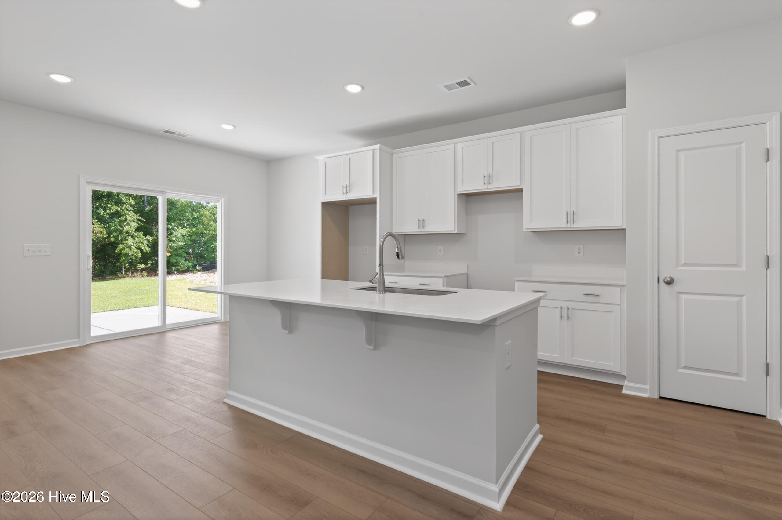 3575 Tanbark Oak Lane Nw Property Photo 4