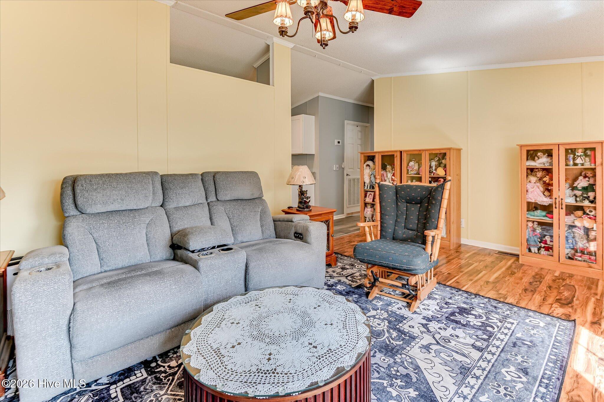 4190 River Road Property Photo 10