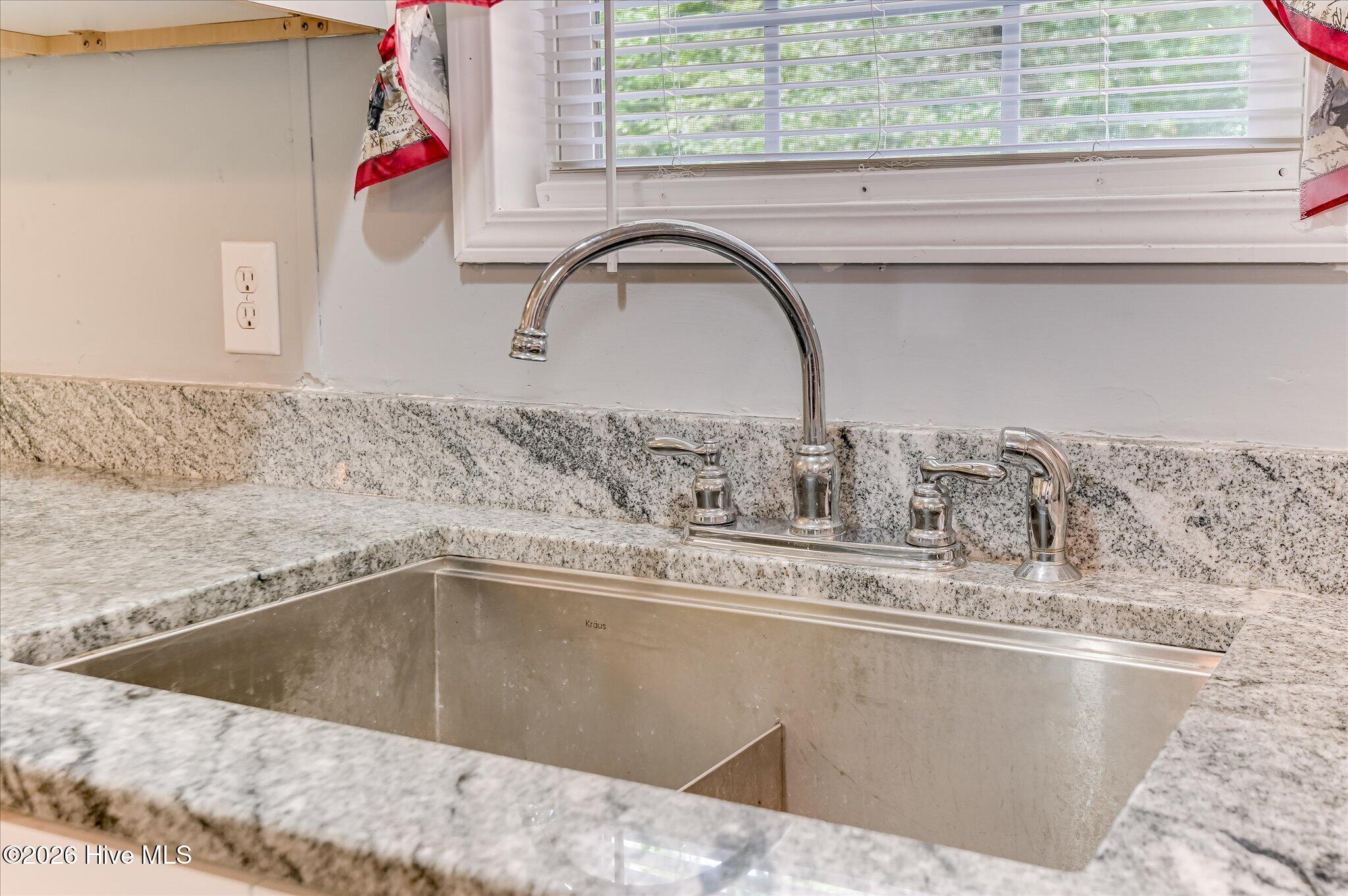4190 River Road Property Photo 14