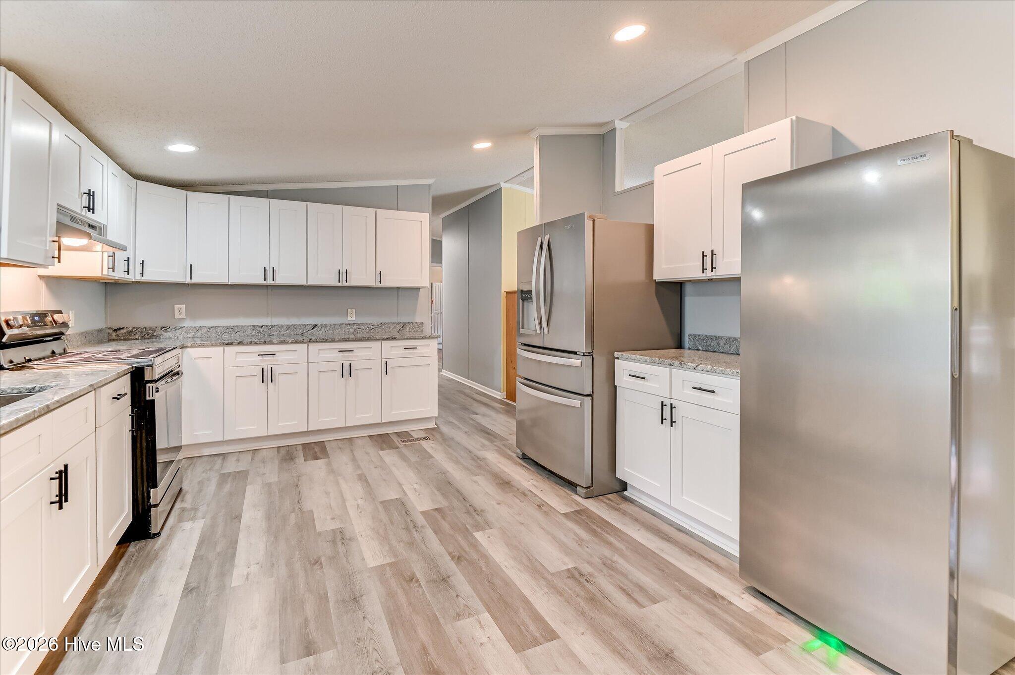 4190 River Road Property Photo 16