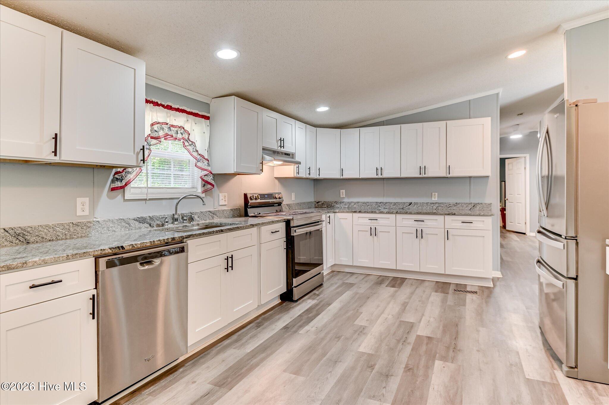 4190 River Road Property Photo 17