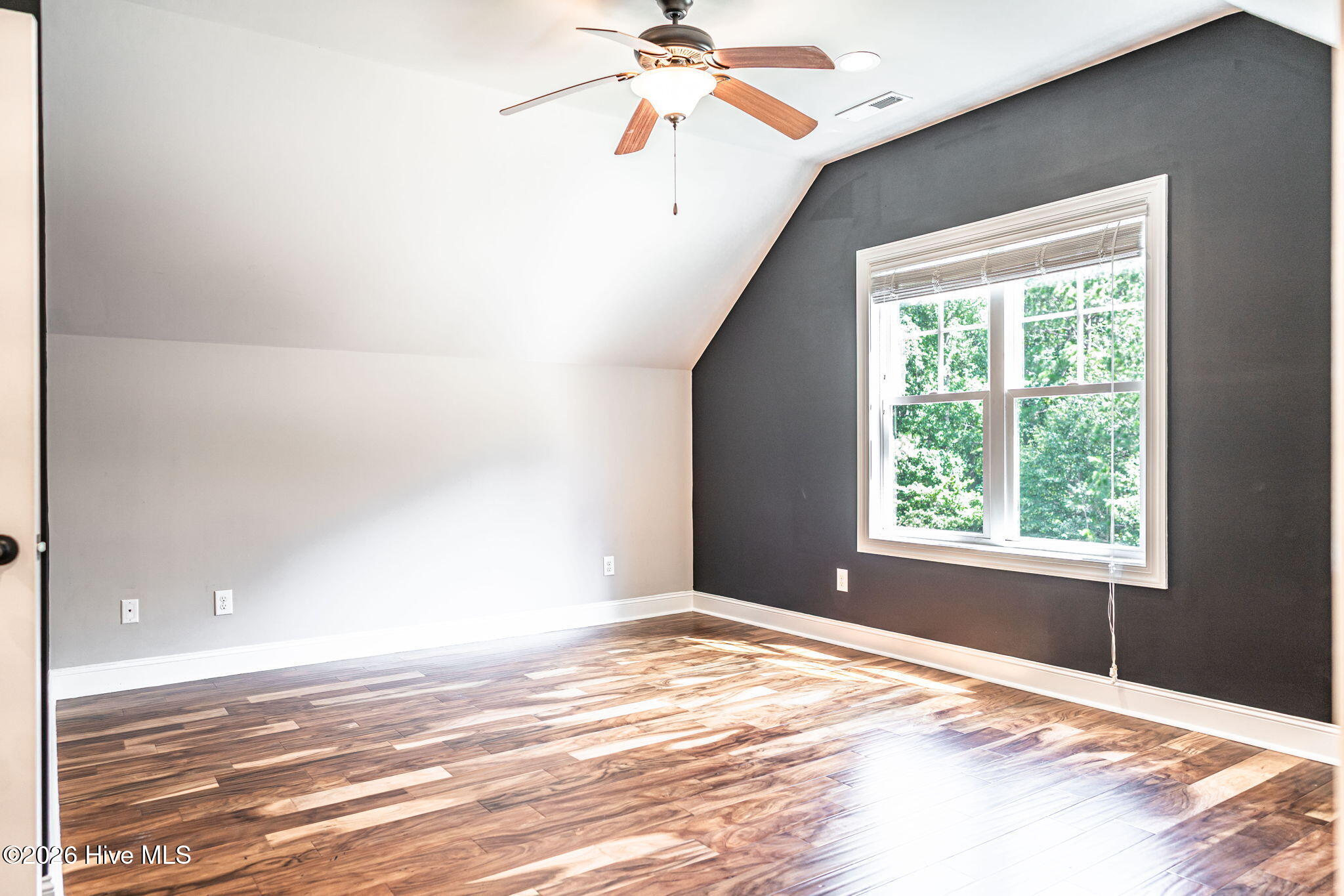 140 Edgewater Place Property Photo 34