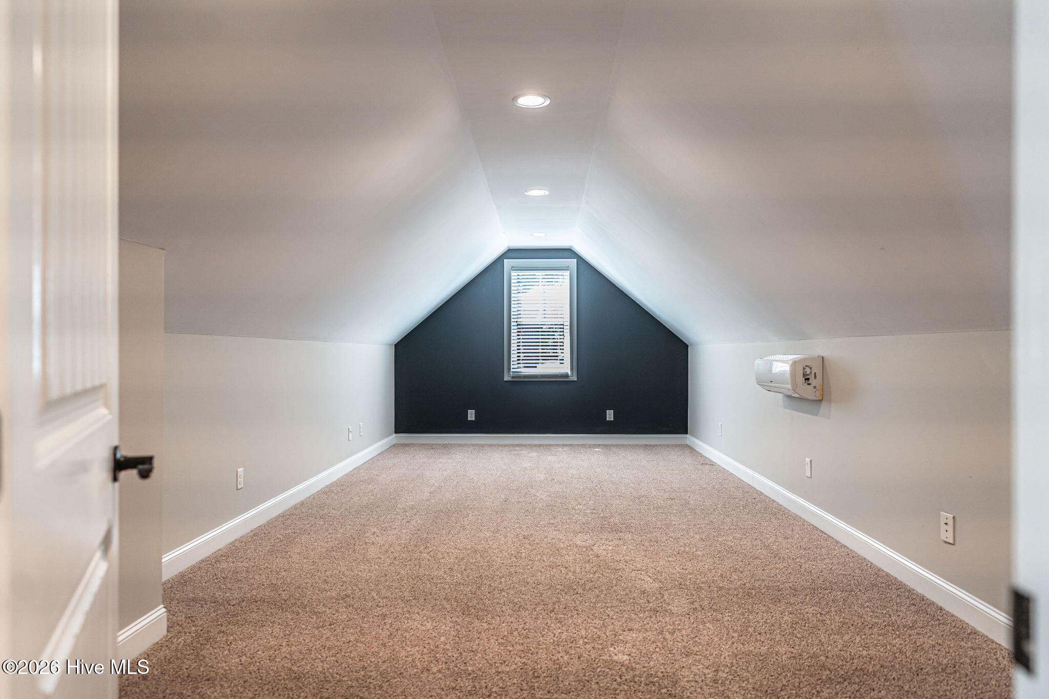 140 Edgewater Place Property Photo 37