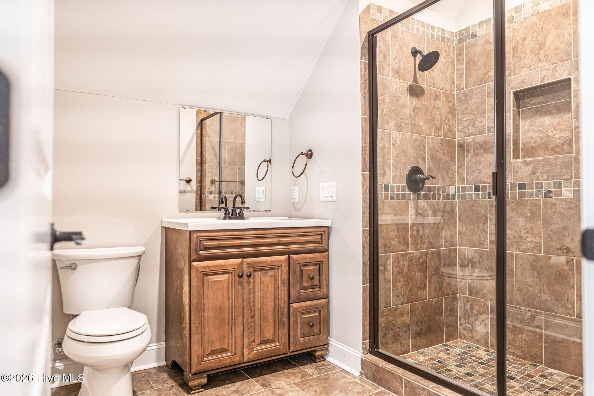 140 Edgewater Place Property Photo 39