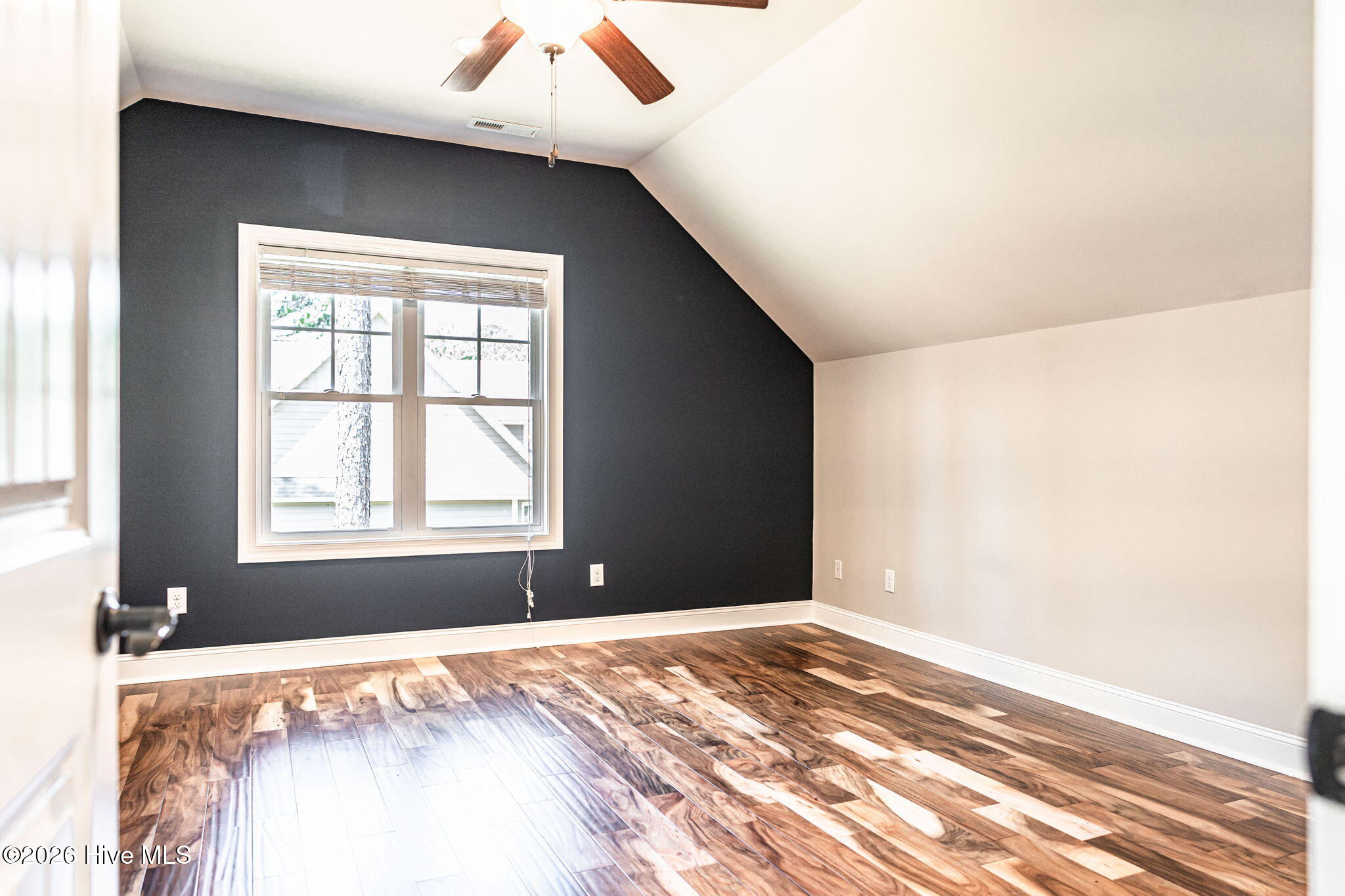 140 Edgewater Place Property Photo 40