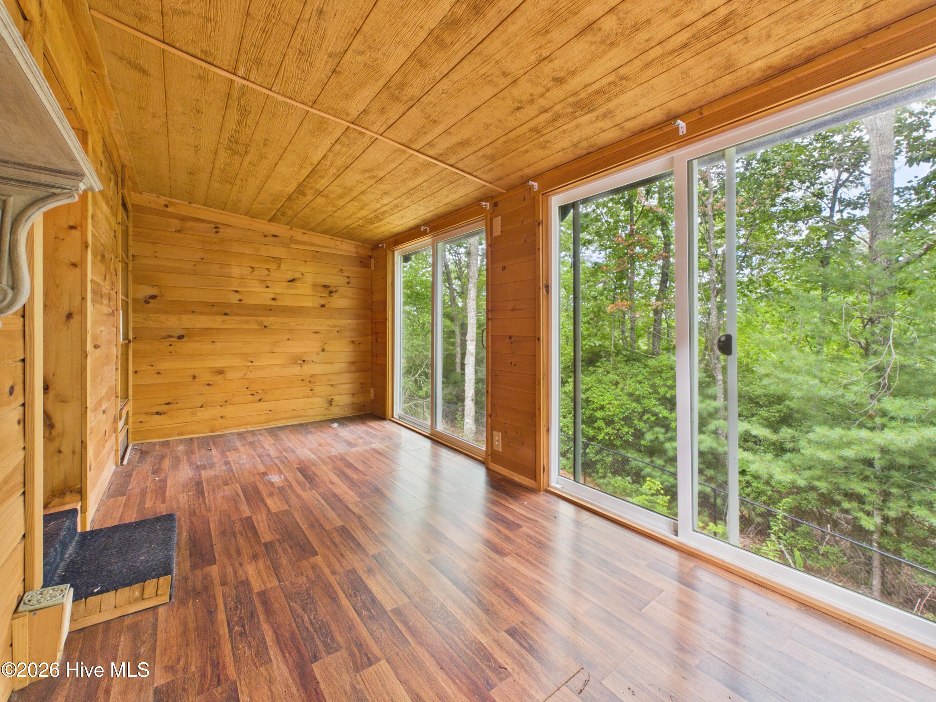 30 Sapphire Ridge Property Photo 3