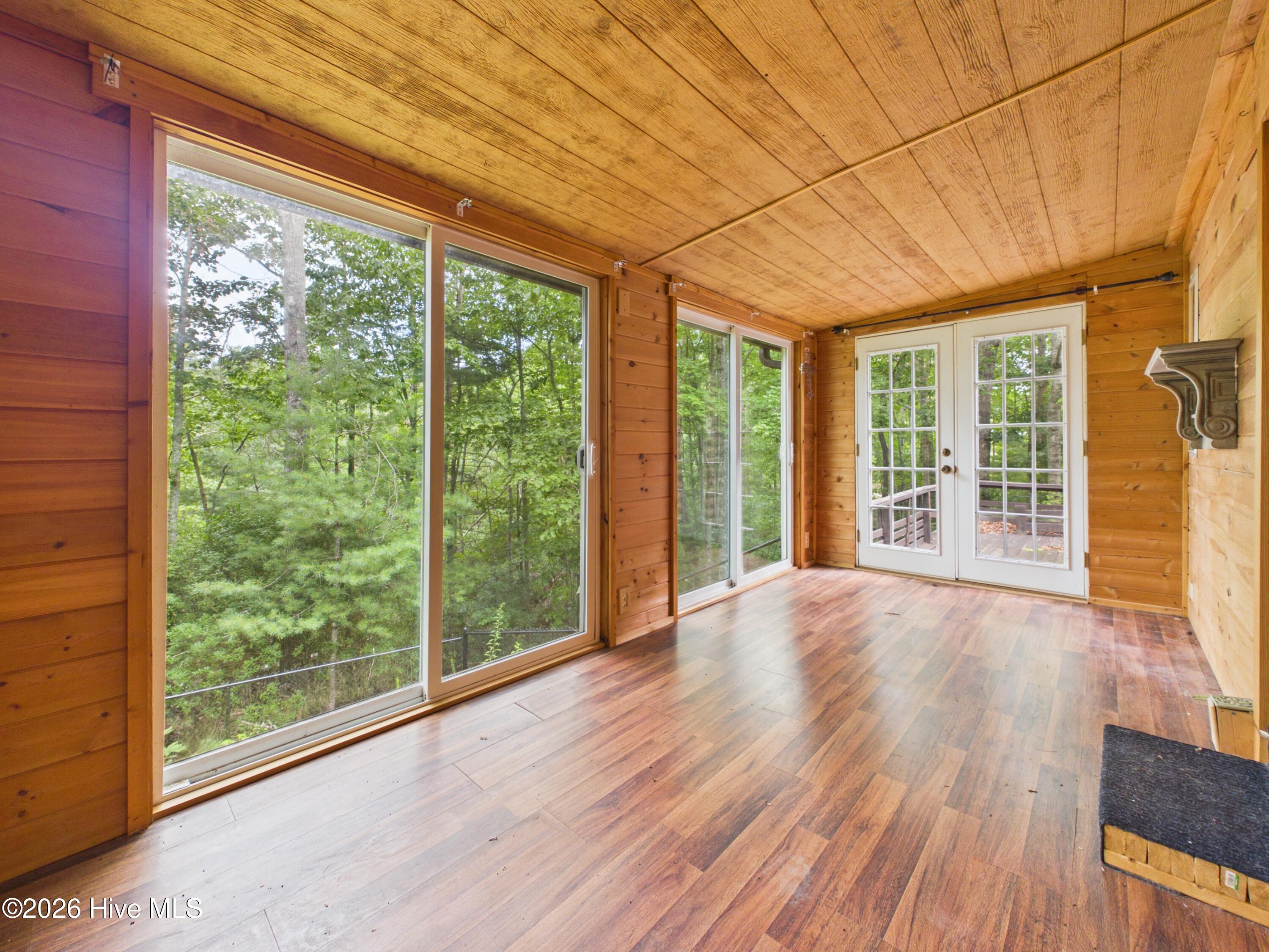 30 Sapphire Ridge Property Photo 4